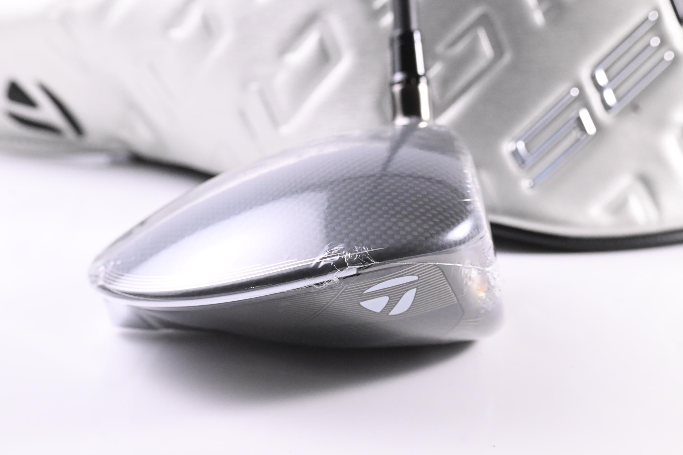 Taylormade Qi35 Max Lite Driver / 10.5 Degree / Regular Flex Vanquish 4 Shaft