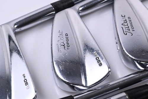 Titleist 690.MB Irons / 3-9i / Stiff Flex Dynamic Gold S300 Shafts