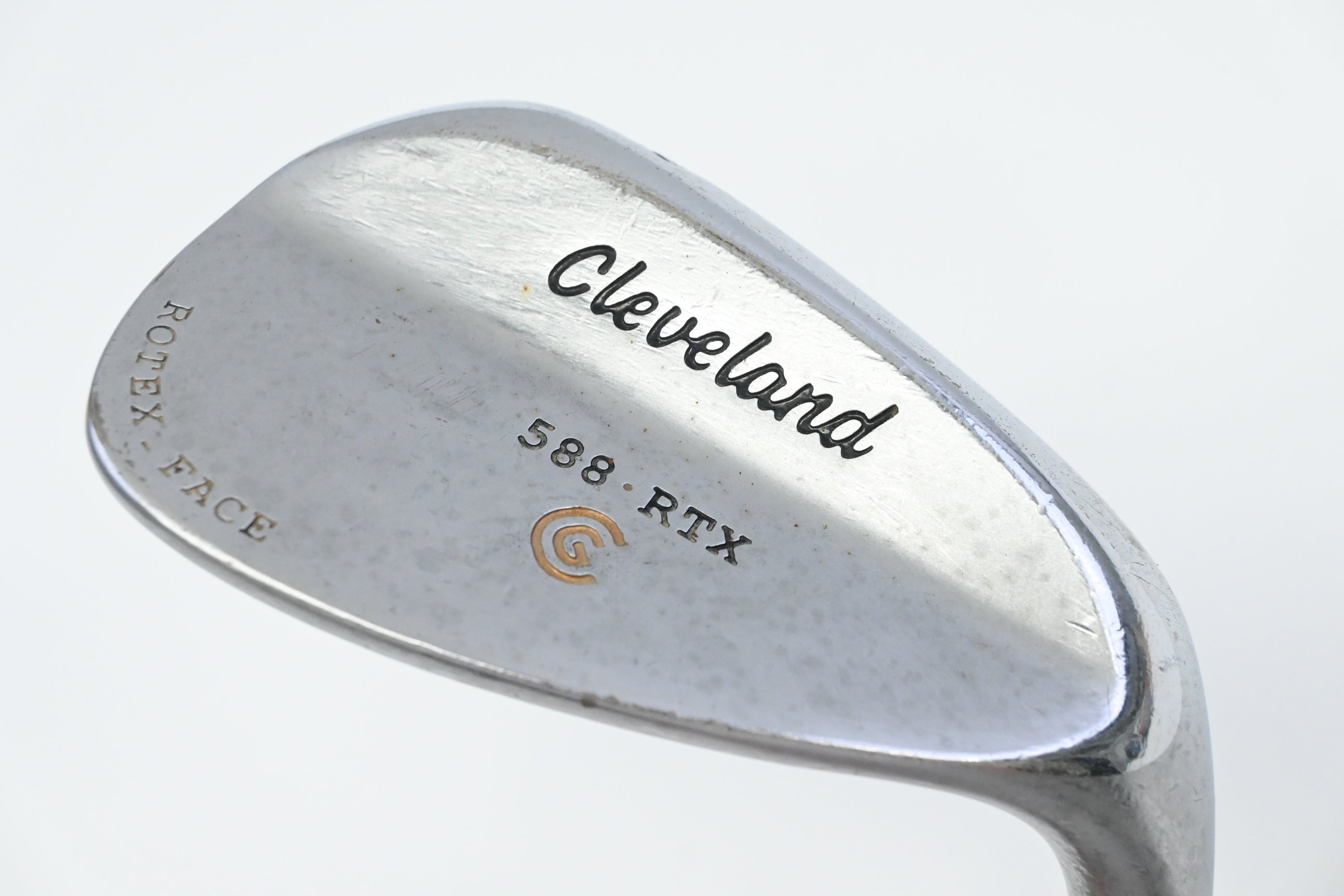 Cleveland 588 Precision Forged Gap Wedge / 52 Degree / Wedge Flex Dynamic Gold