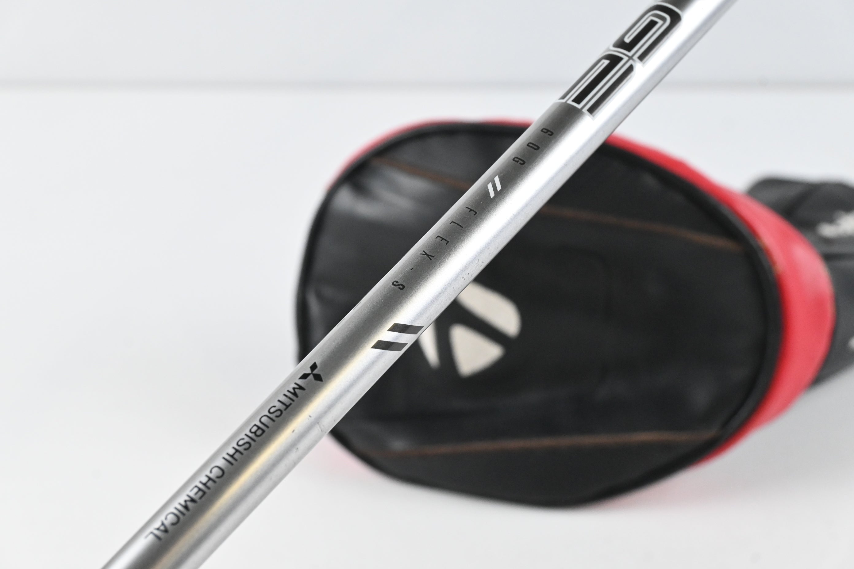 Taylormade Stealth Plus Driver / 10.5 Degree / Stiff Flex Kuro Kage Silver 60