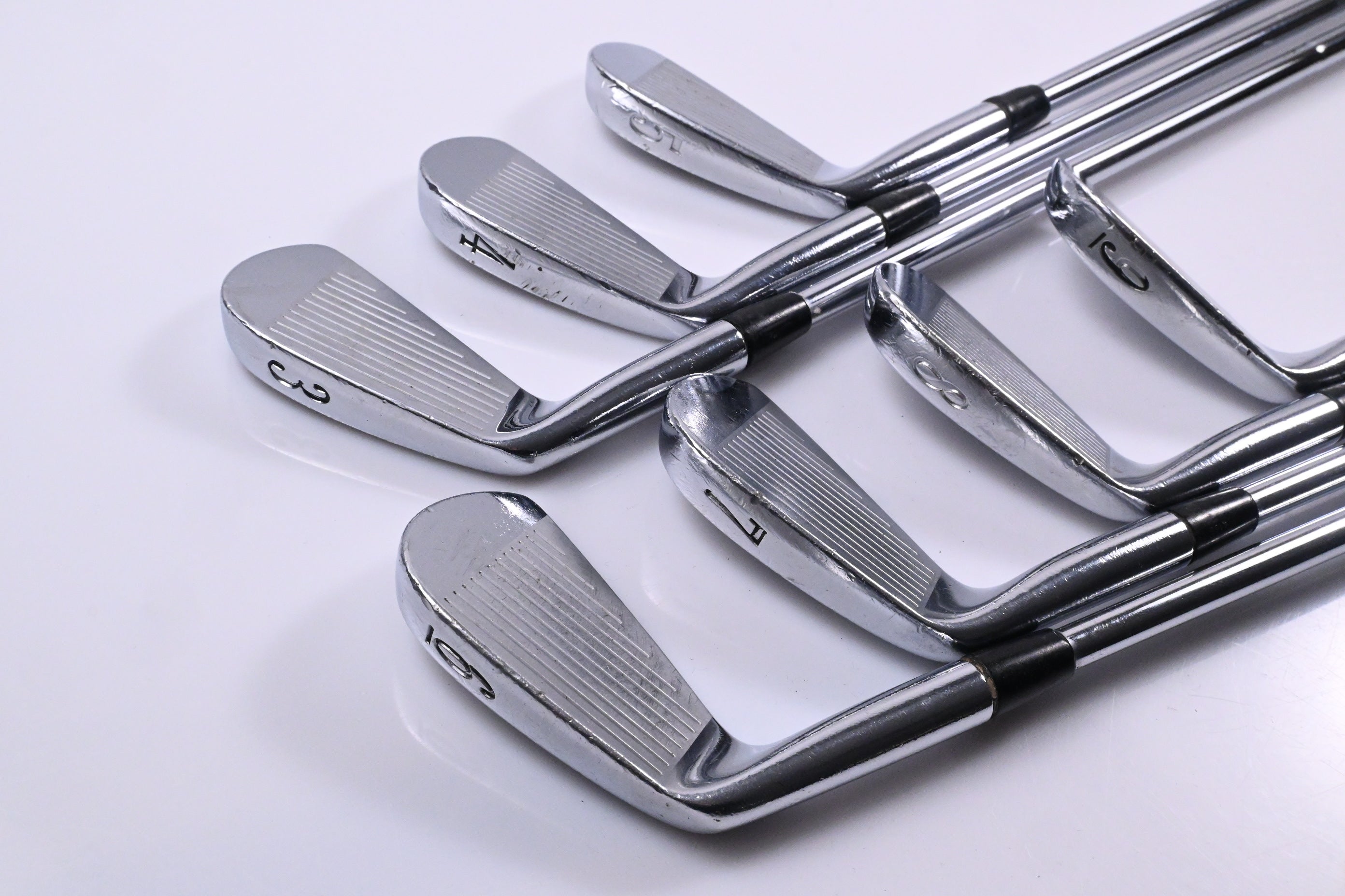 Titleist 690.MB Irons / 3-9i / Stiff Flex Dynamic Gold S300 Shafts