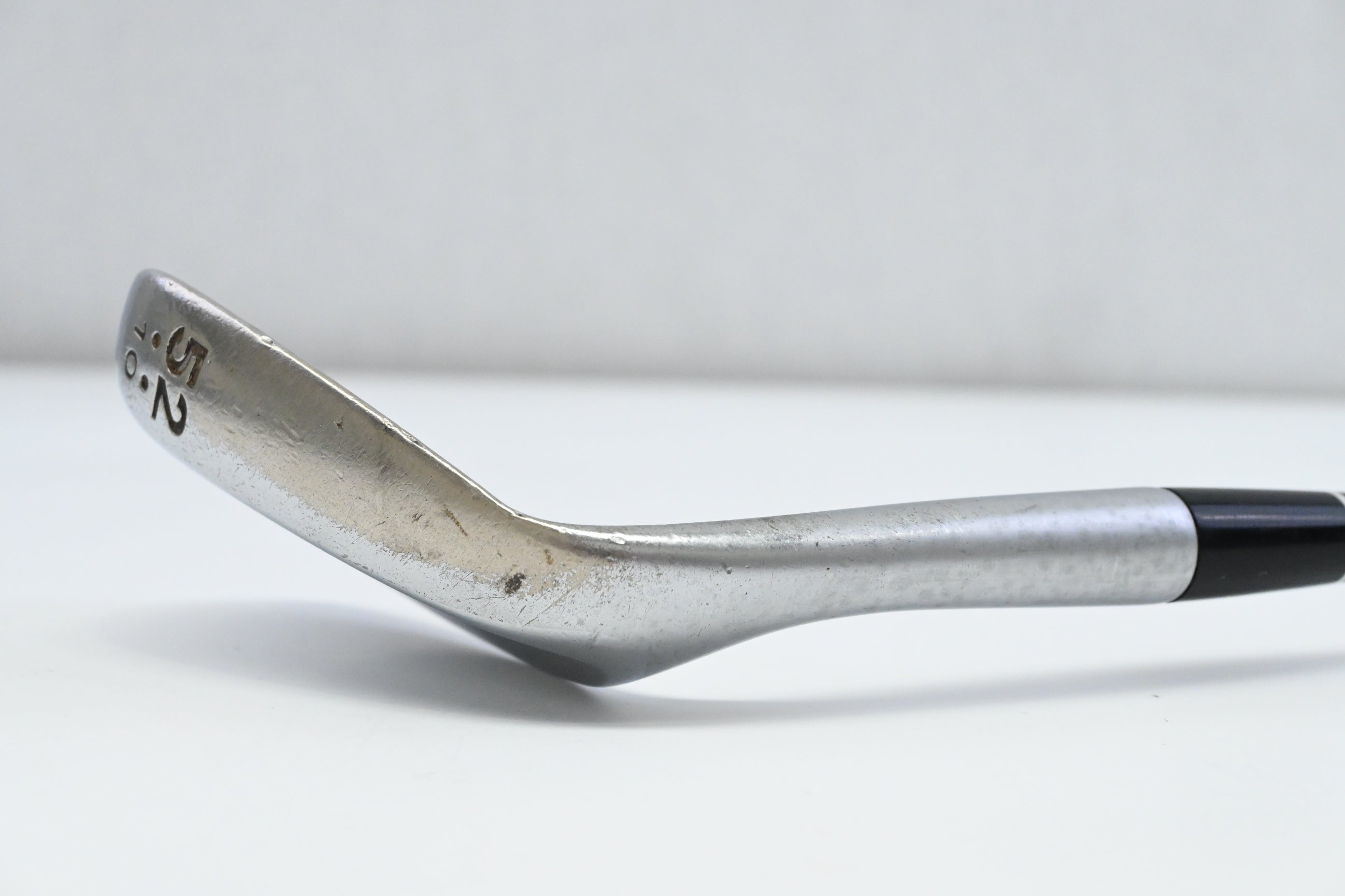 Cleveland 588 Precision Forged Gap Wedge / 52 Degree / Wedge Flex Dynamic Gold