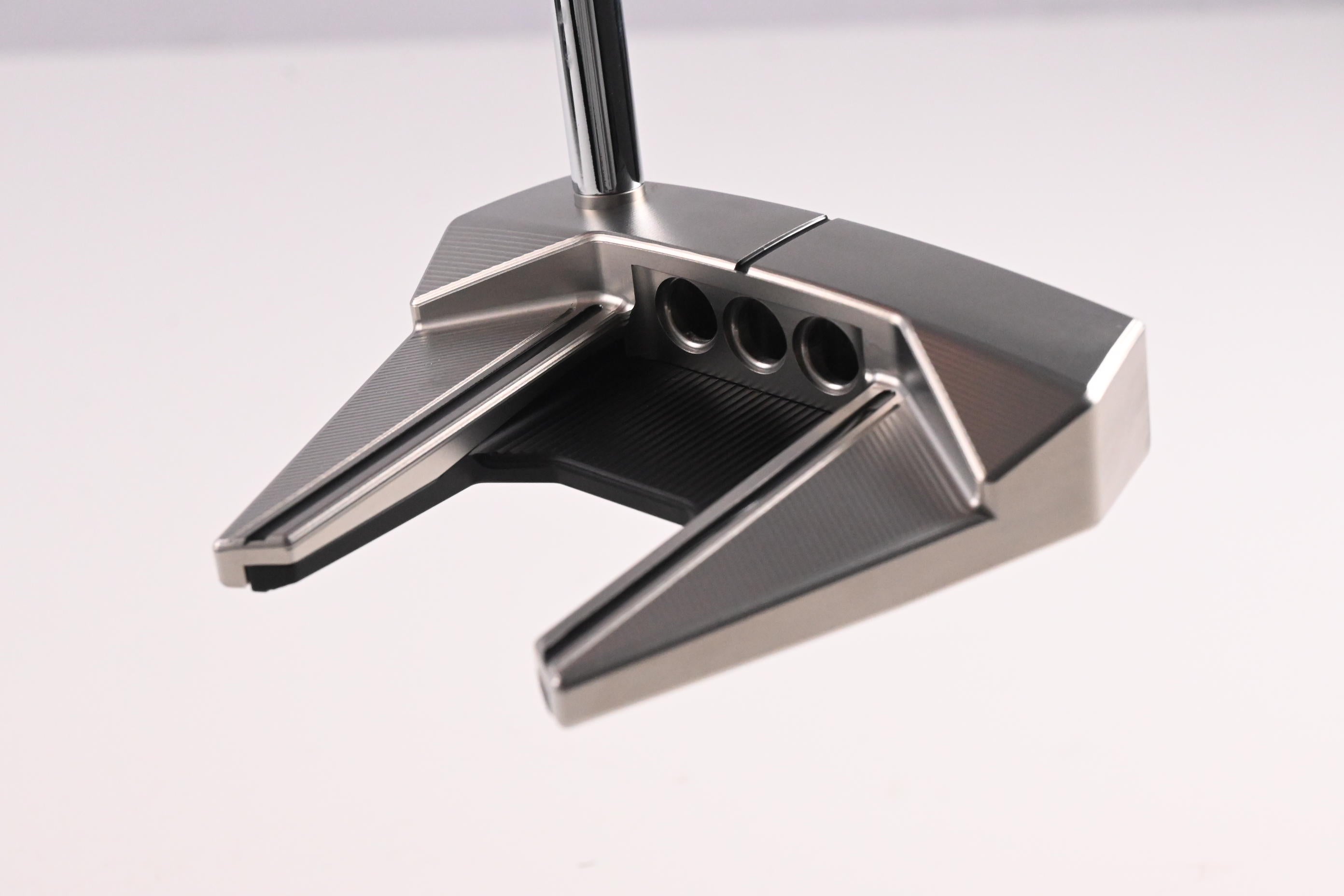 Scotty Cameron 2026 Phantom #7 Putter / 33 Inch