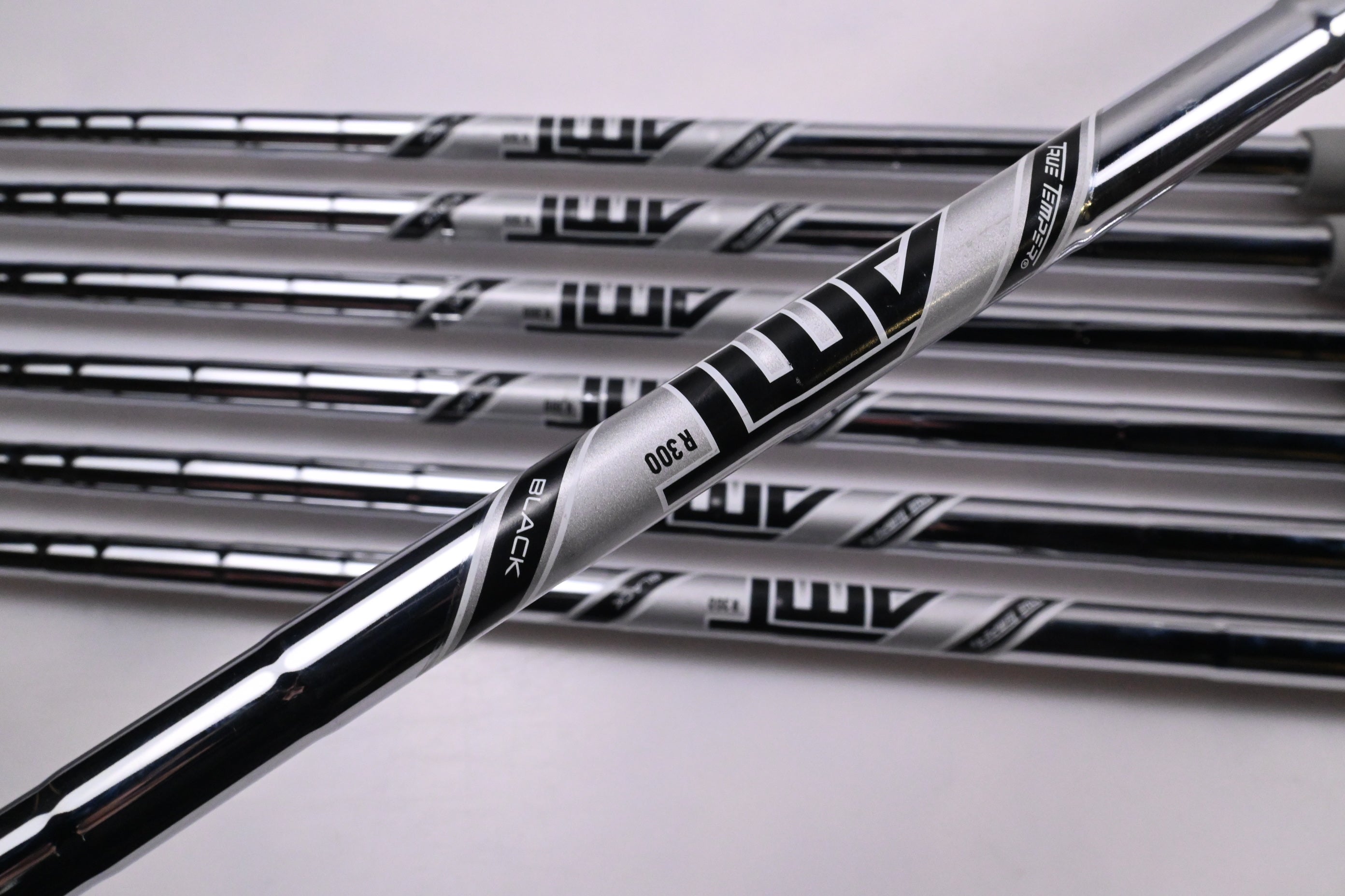 Titleist T200 2019 Irons / 5-PW+48° / Regular Flex AMT Black R300 Shafts