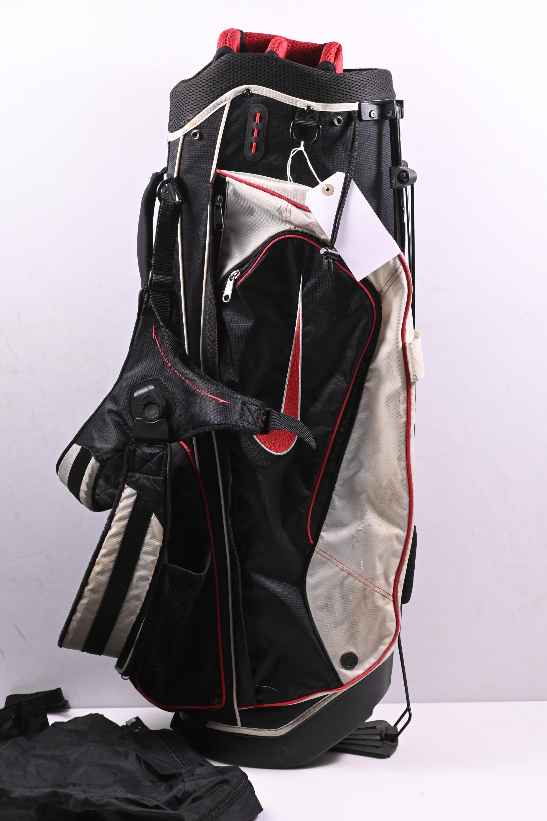 Nike Stand Bag / 6-Way Divider / Black, White