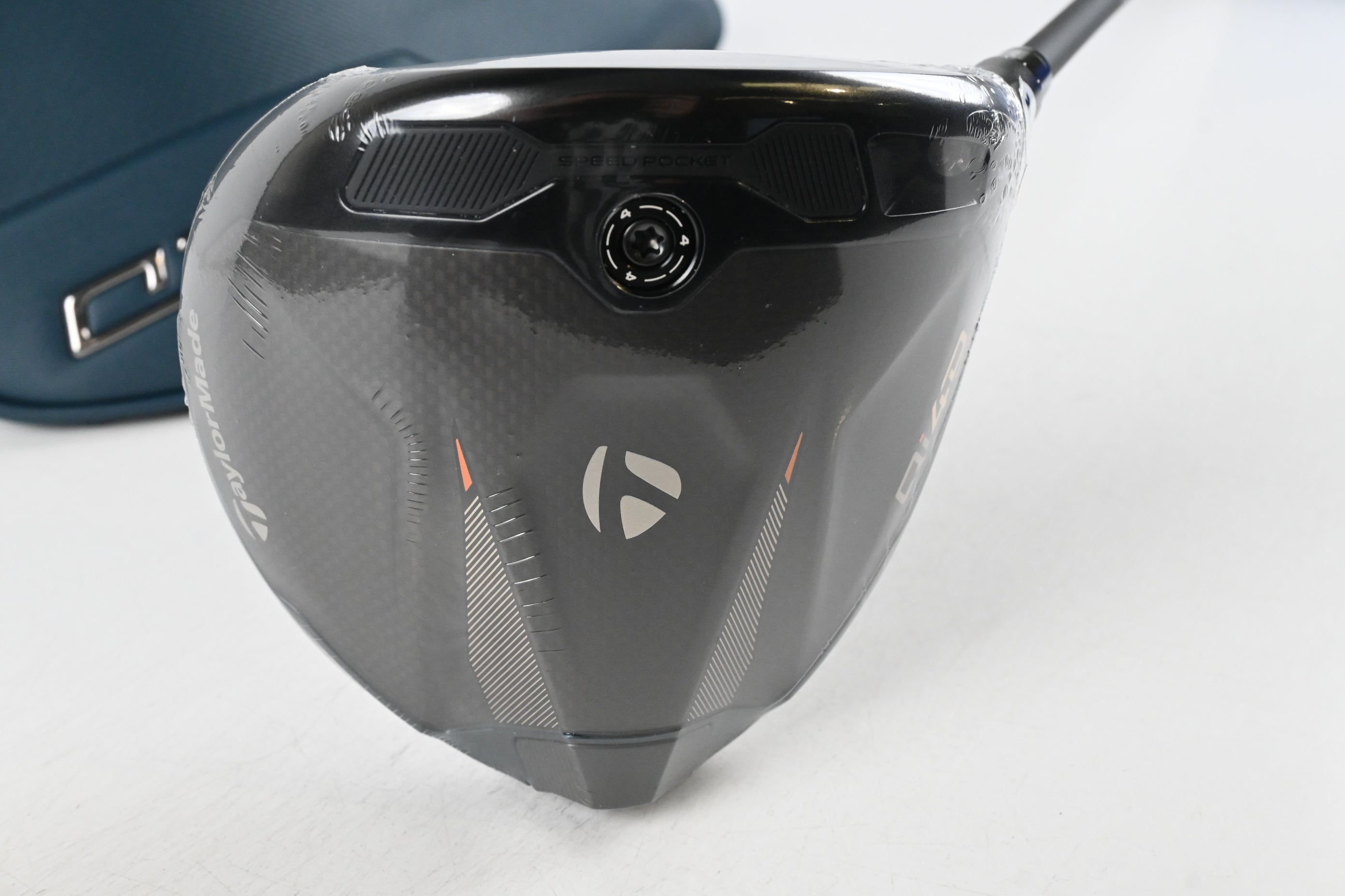 Taylormade Qi4D Max Driver / 10.5 Degree / Regular Flex Reax Blue 50 Shaft