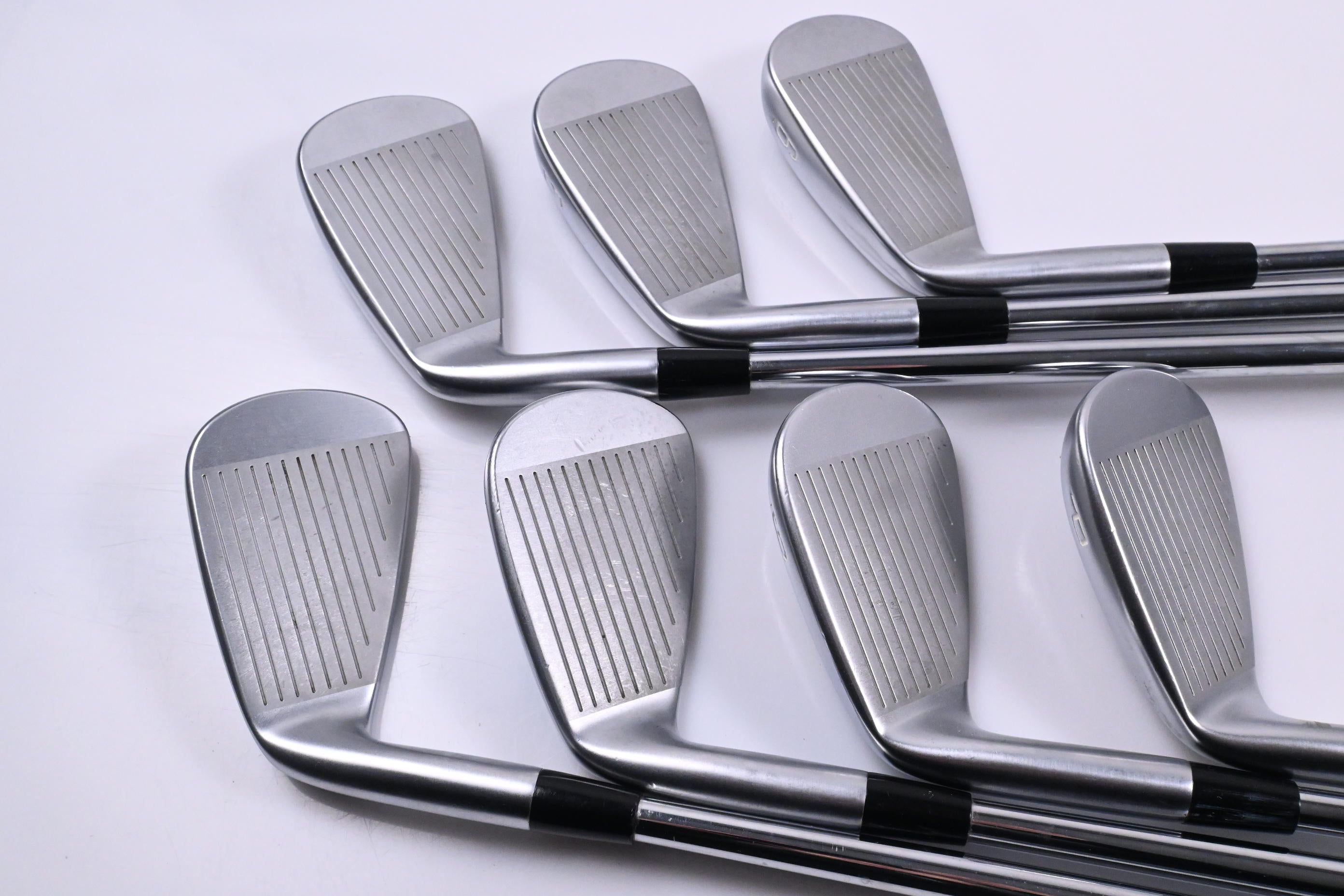 Mizuno JPX 923 Forged Irons / 4-PW / Stiff Flex Dynamic Gold 105 S300 Shafts