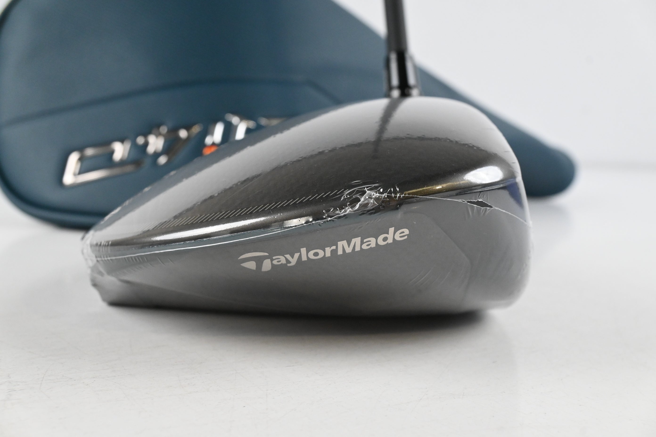 Taylormade Qi4D Max Driver / 10.5 Degree / Regular Flex Reax Blue 50 Shaft