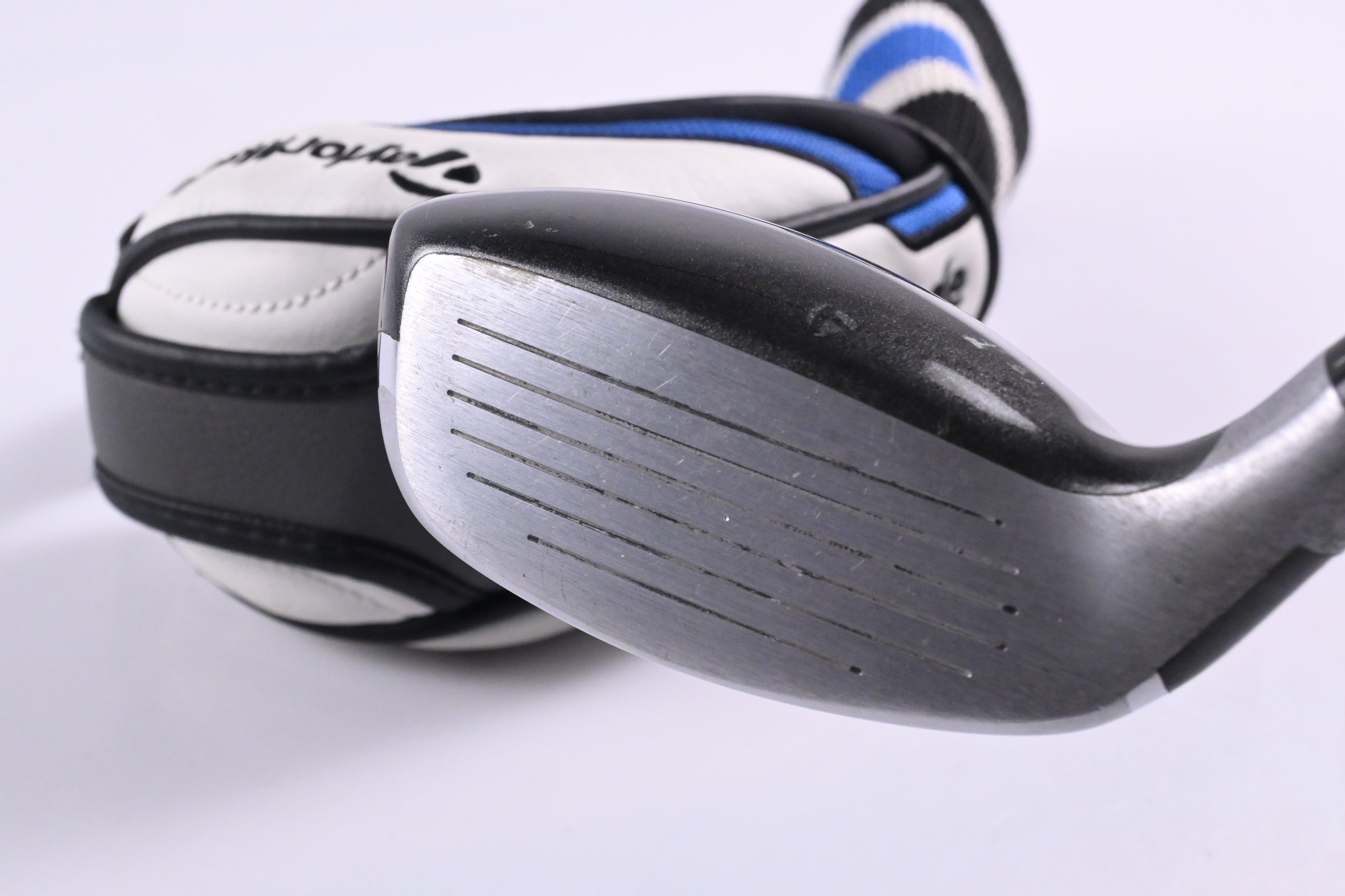 Taylormade SLDR #4 Hybrid / 21 Degree / Regular Flex Fujikura Speeder 82 Shaft