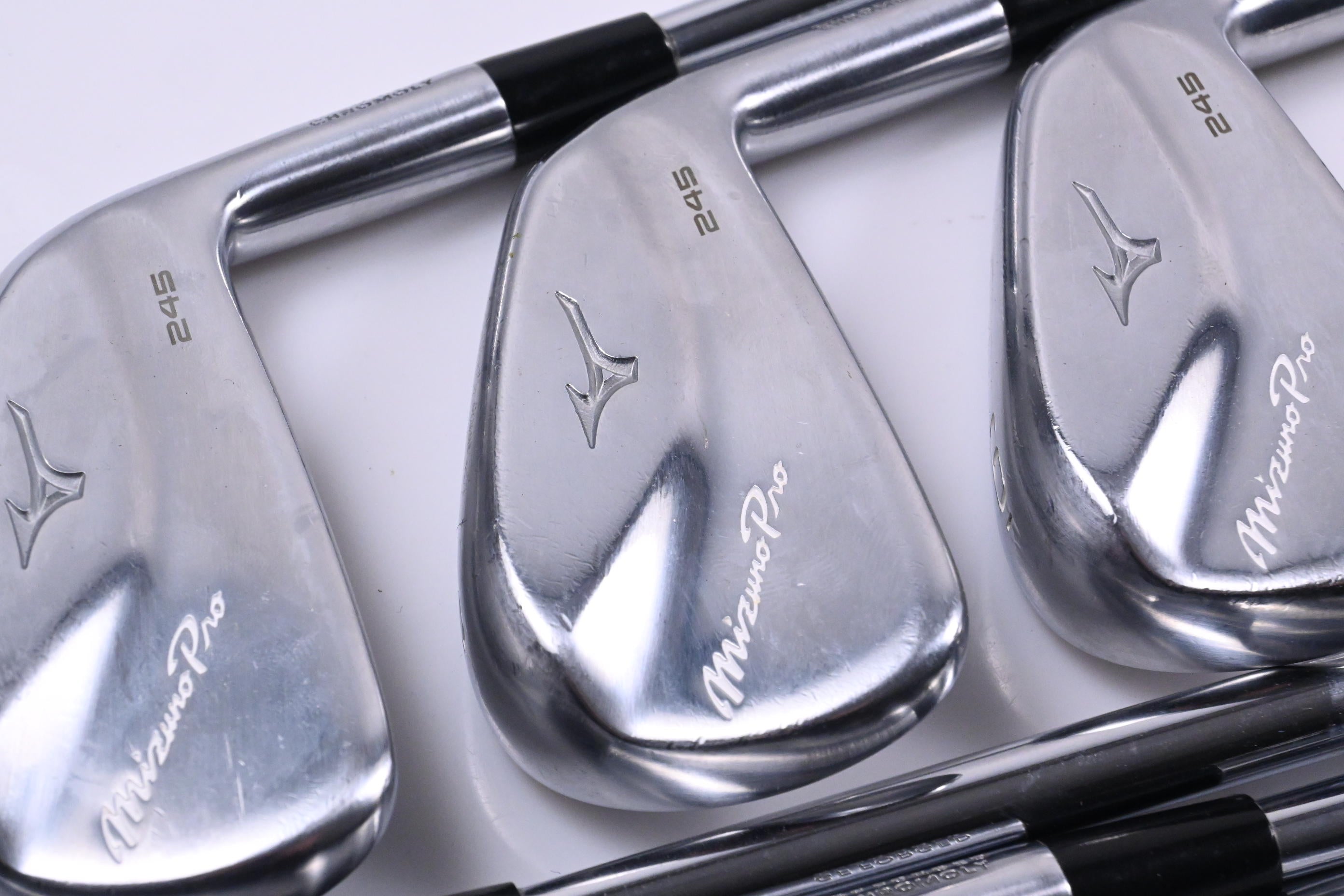 Mizuno Pro 245 Irons / 4-PW / Regular Flex Dynamic Gold 105 R300 Shafts
