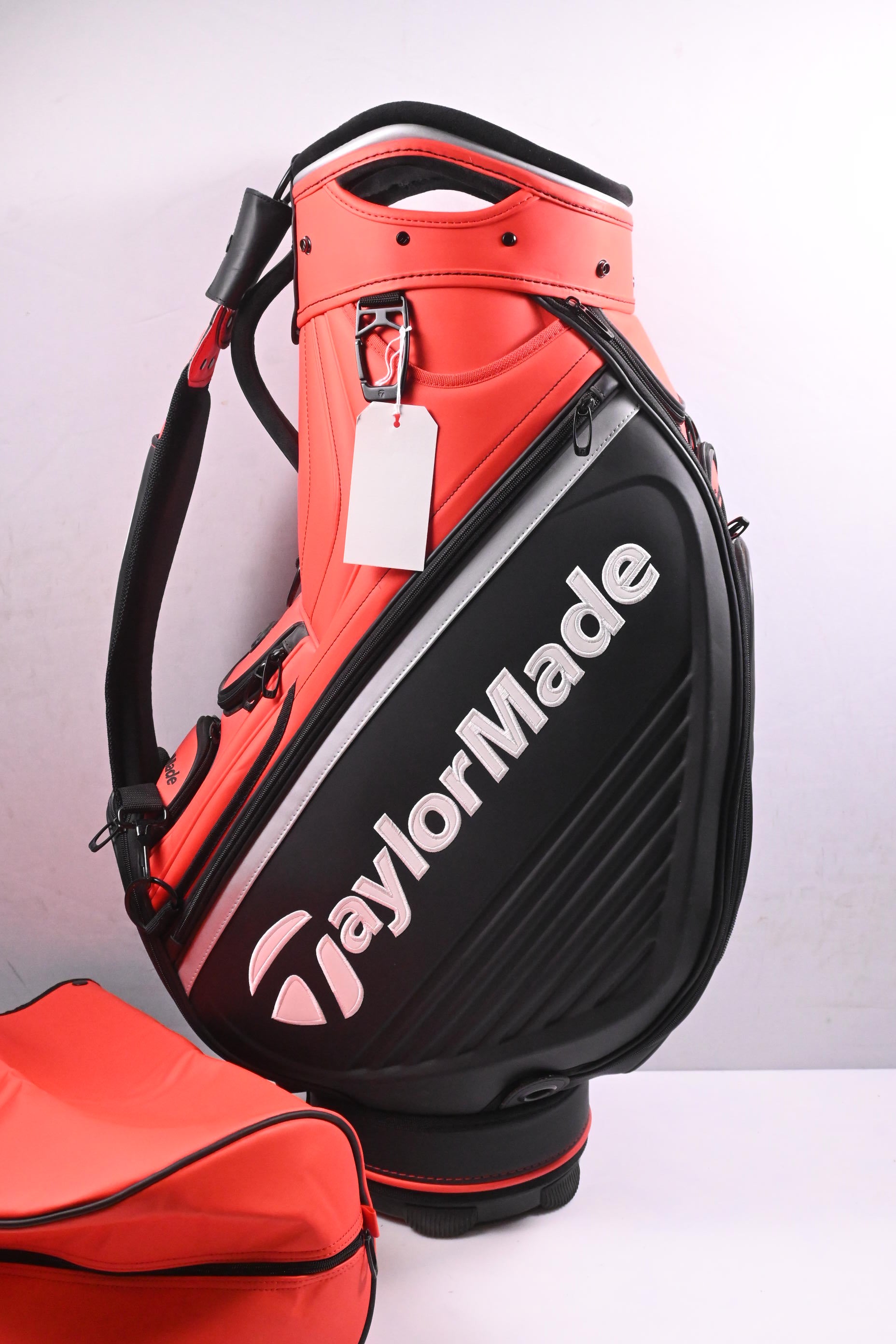 Taylormade 2019 Tour Staff Bag / 6-Way Divider / Black & Red