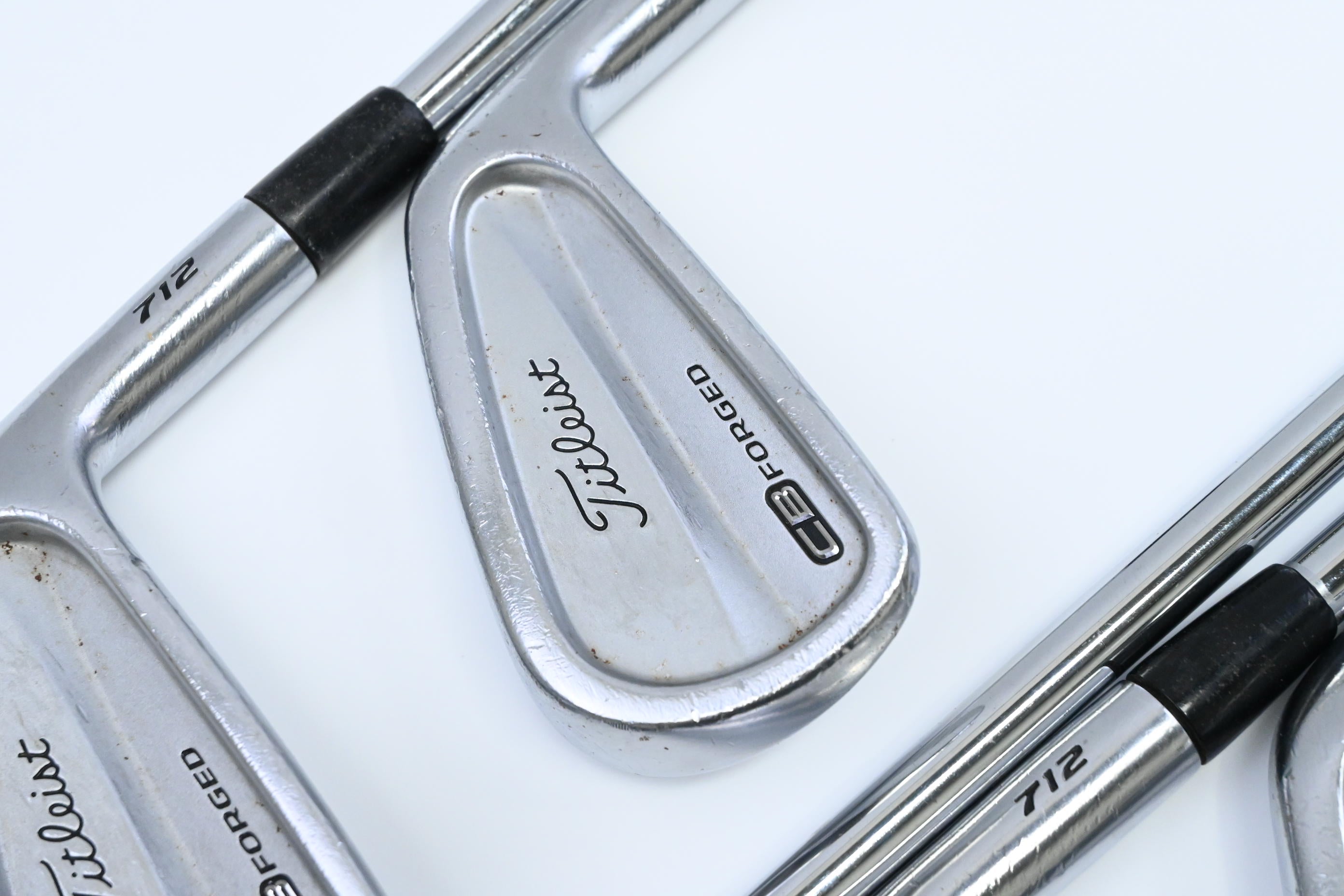 Titleist 712 CB Irons / 5-9 / Regular Flex Dynamic Gold R300 Shafts