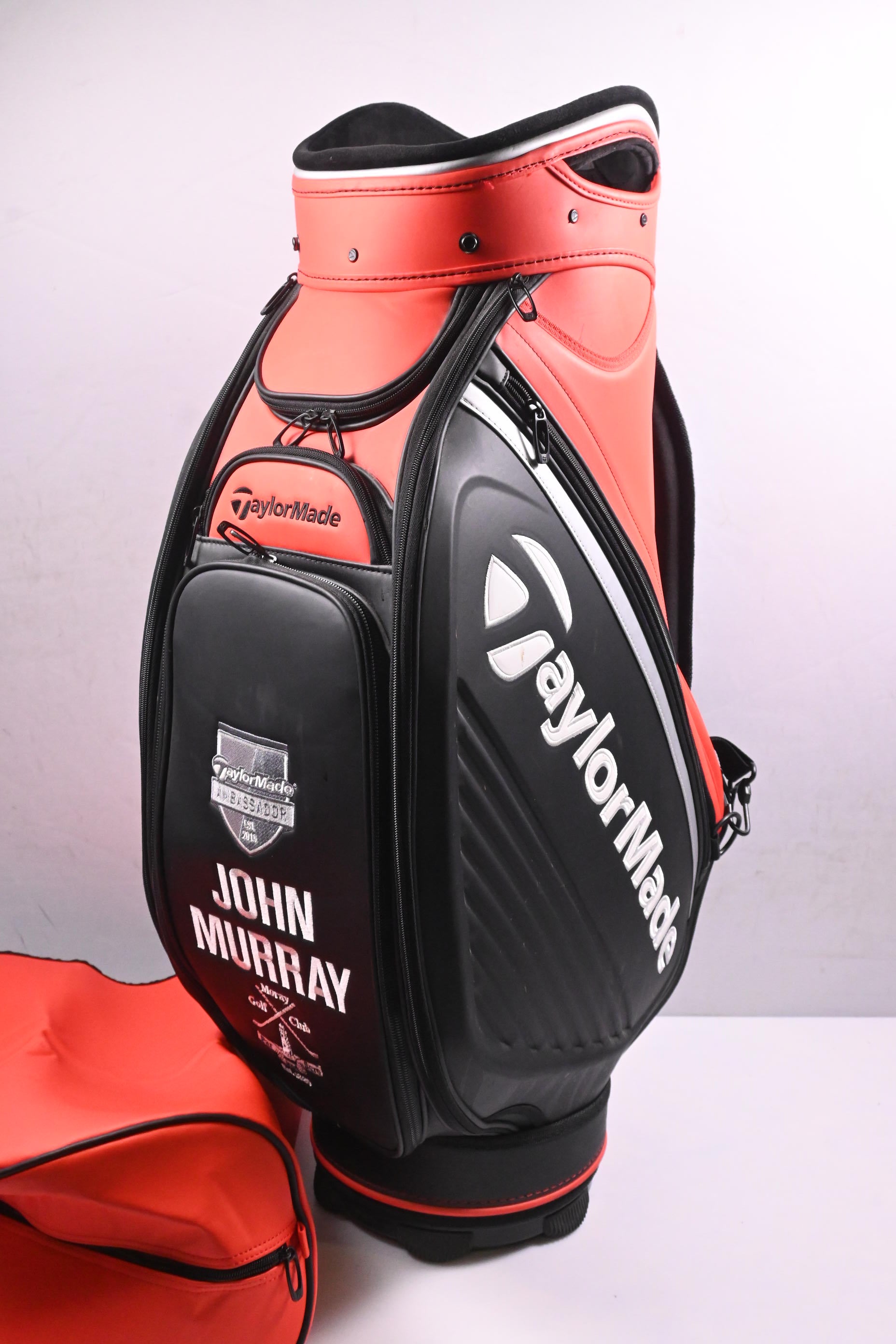 Taylormade 2019 Tour Staff Bag / 6-Way Divider / Black & Red