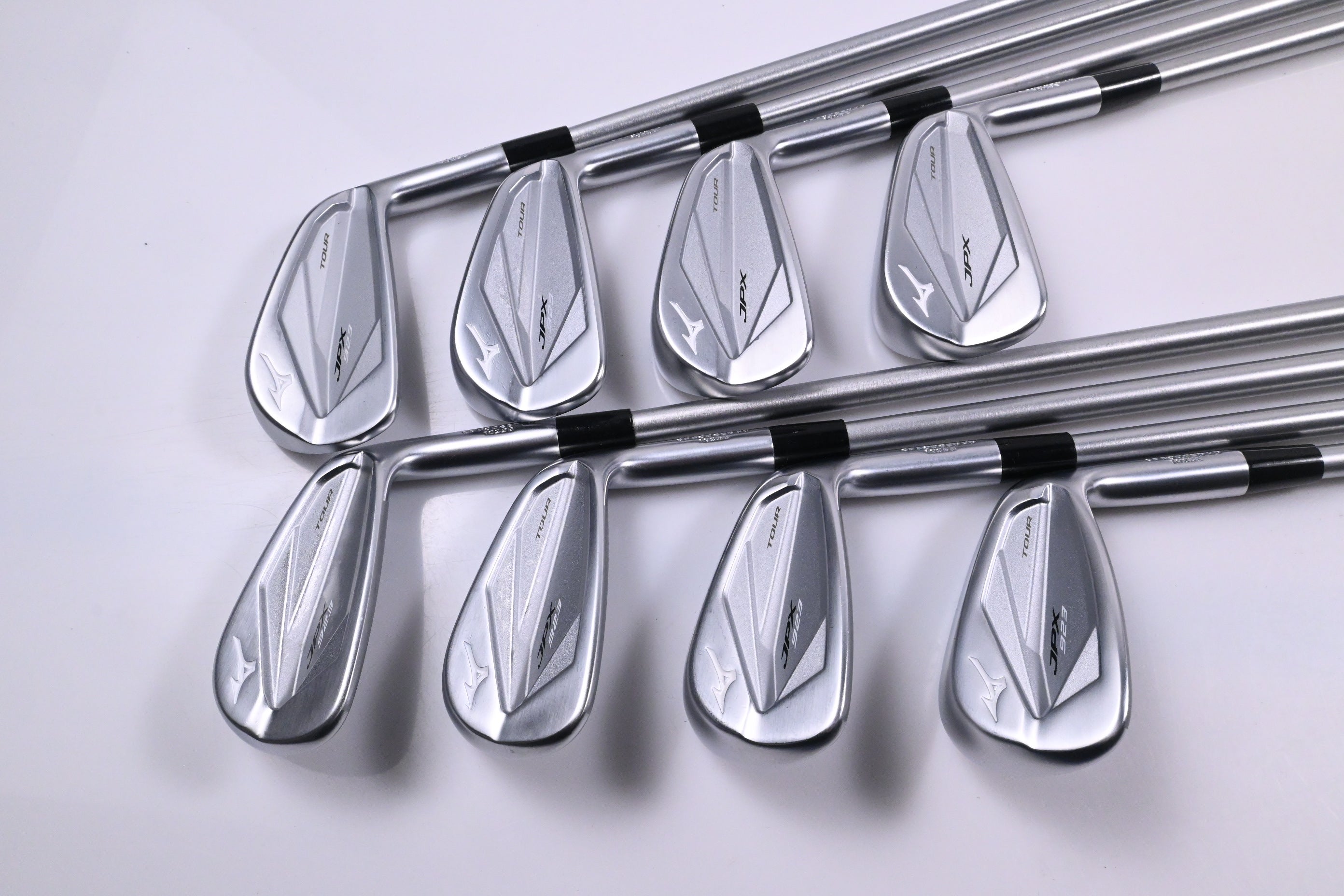 Mizuno JPX 923 Tour Irons / 4-PW+GW / X-Flex KBS Tour C-Taper Lite 115 Shafts