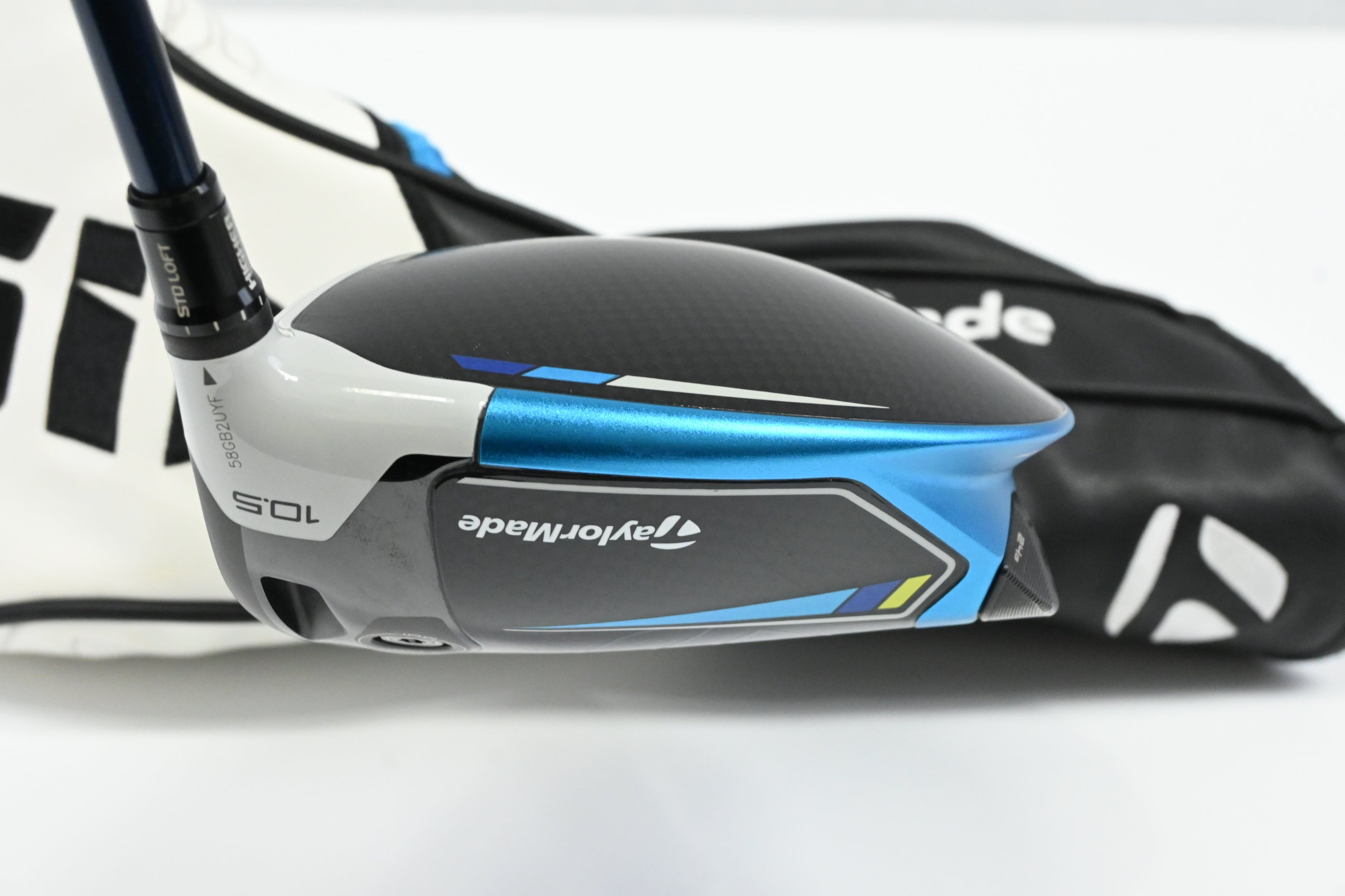 Taylormade SIM2 Max Driver / 10.5 Degree / Regular Flex Fujikura Ventus Blue 5