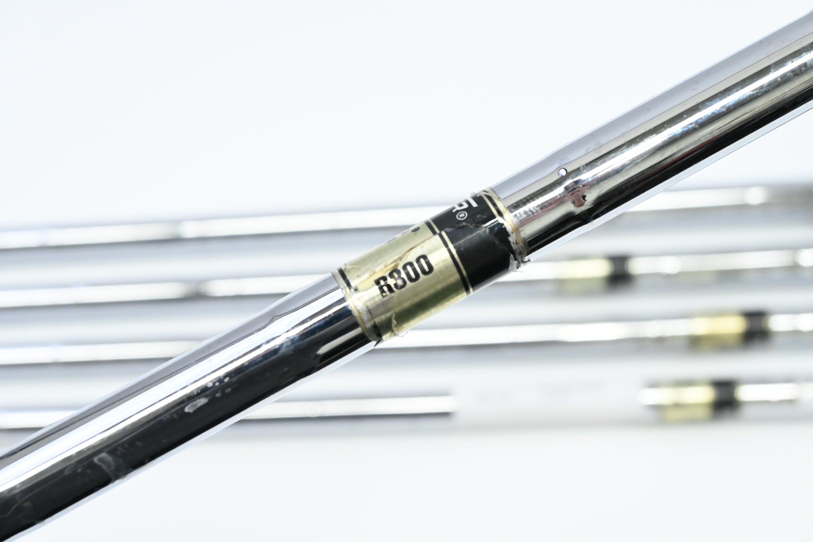 Titleist 712 CB Irons / 5-9 / Regular Flex Dynamic Gold R300 Shafts