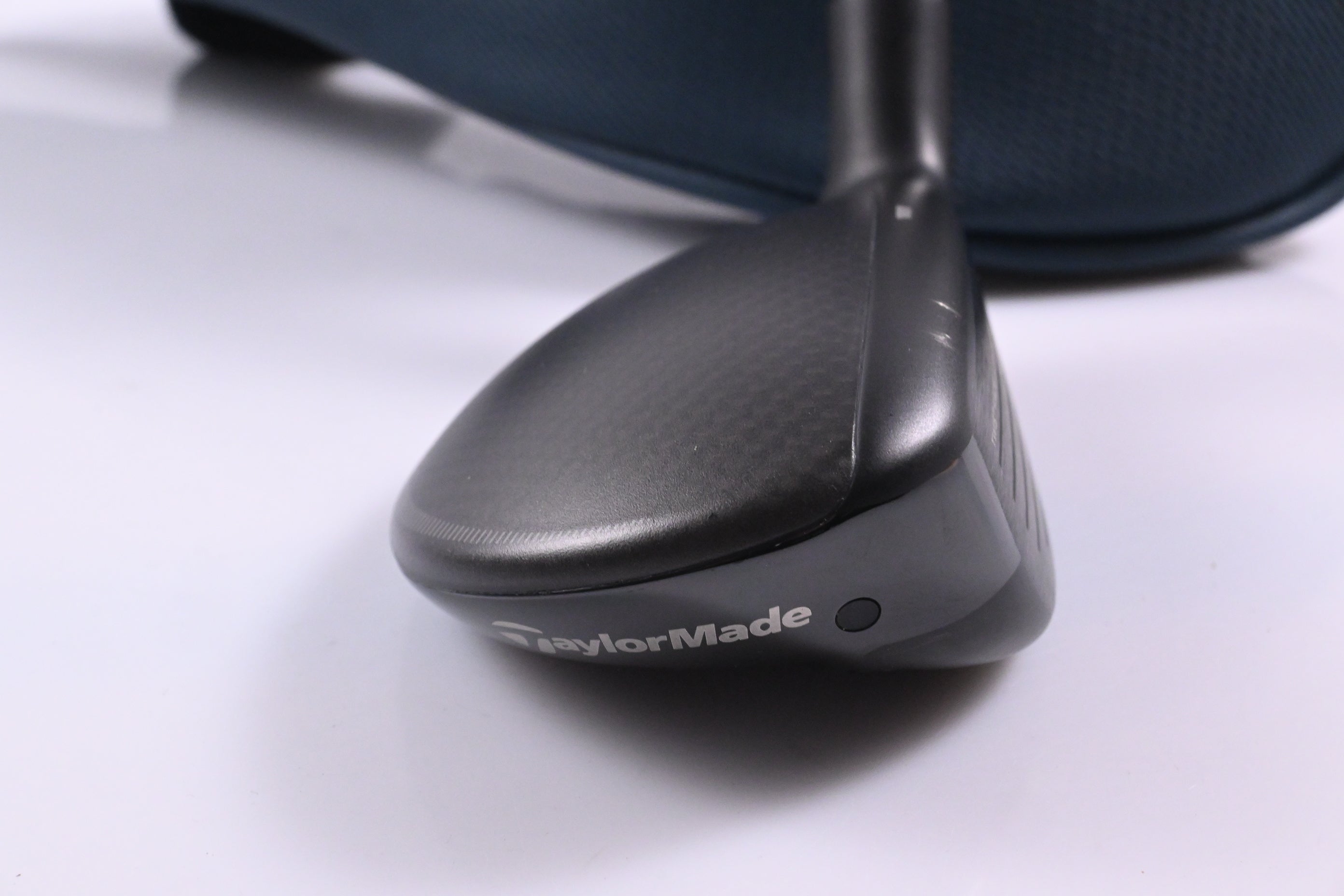 Taylormade Qi4D #2 Hybrid / 17 Degree / Regular Flex KBS Reax 65 Shaft