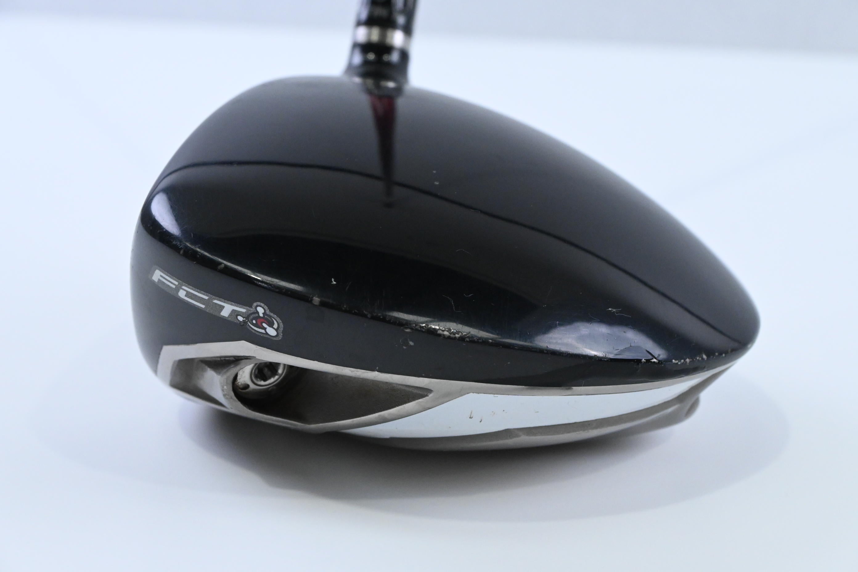 Left Hand Taylormade R9 Driver / 10.5 Degree / Regular Flex Fujikura Motore 65