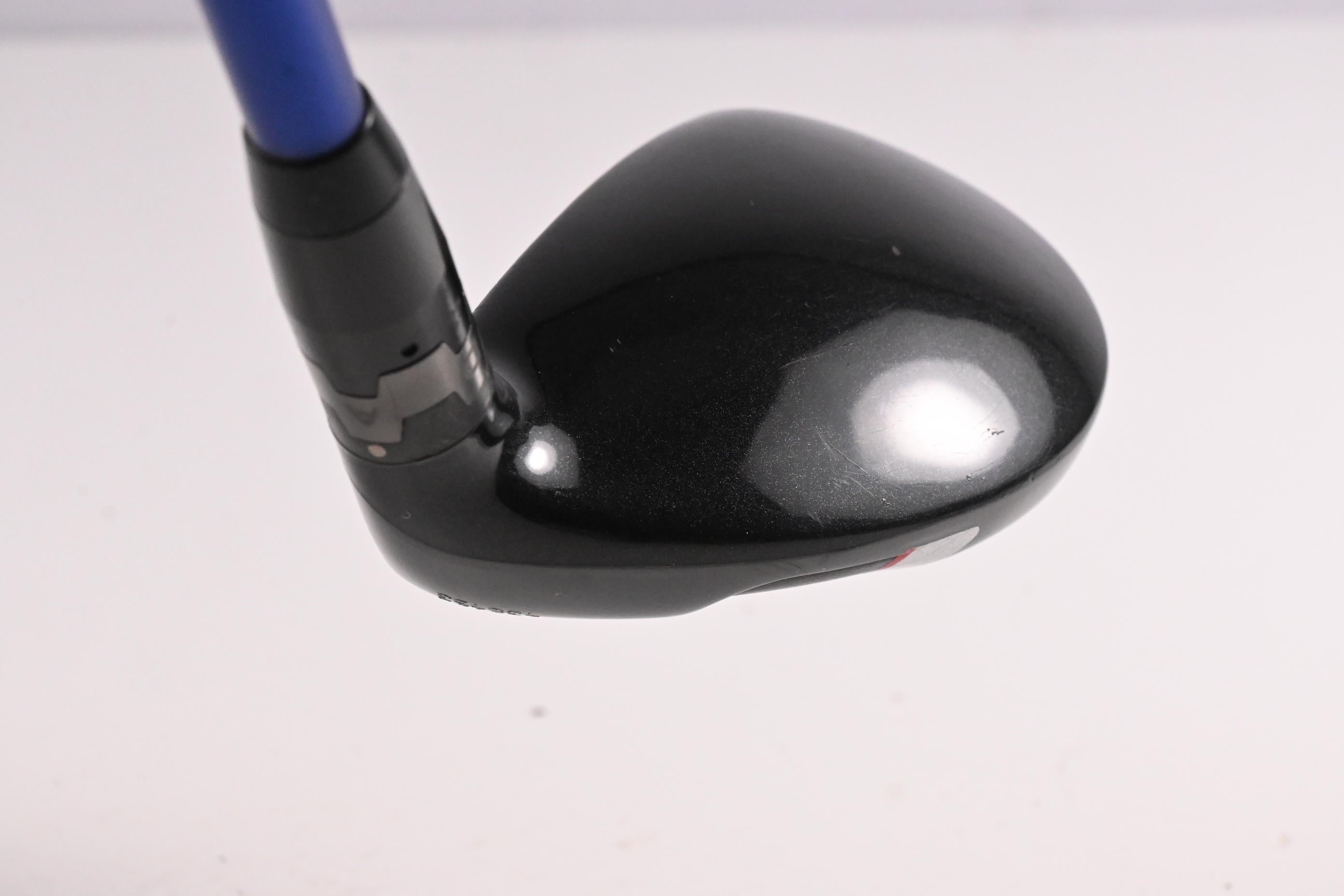 Titleist 913H #3 Hybrid / 19 Degree / Stiff Flex Diamana S+ Blue 82 Shaft
