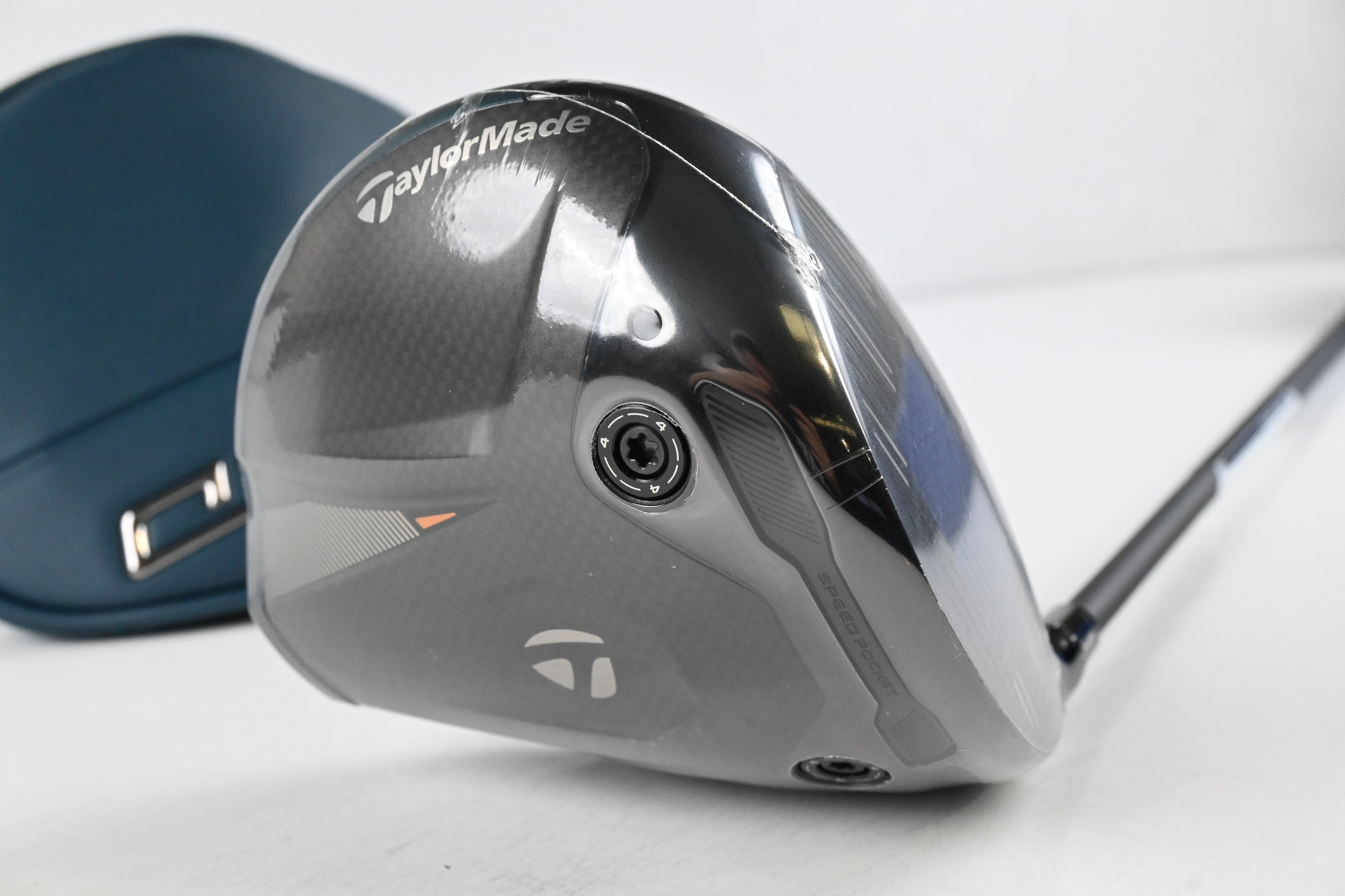 Taylormade Qi4D Driver / 10.5 Degree / Regular Flex Reax Blue 50 Shaft