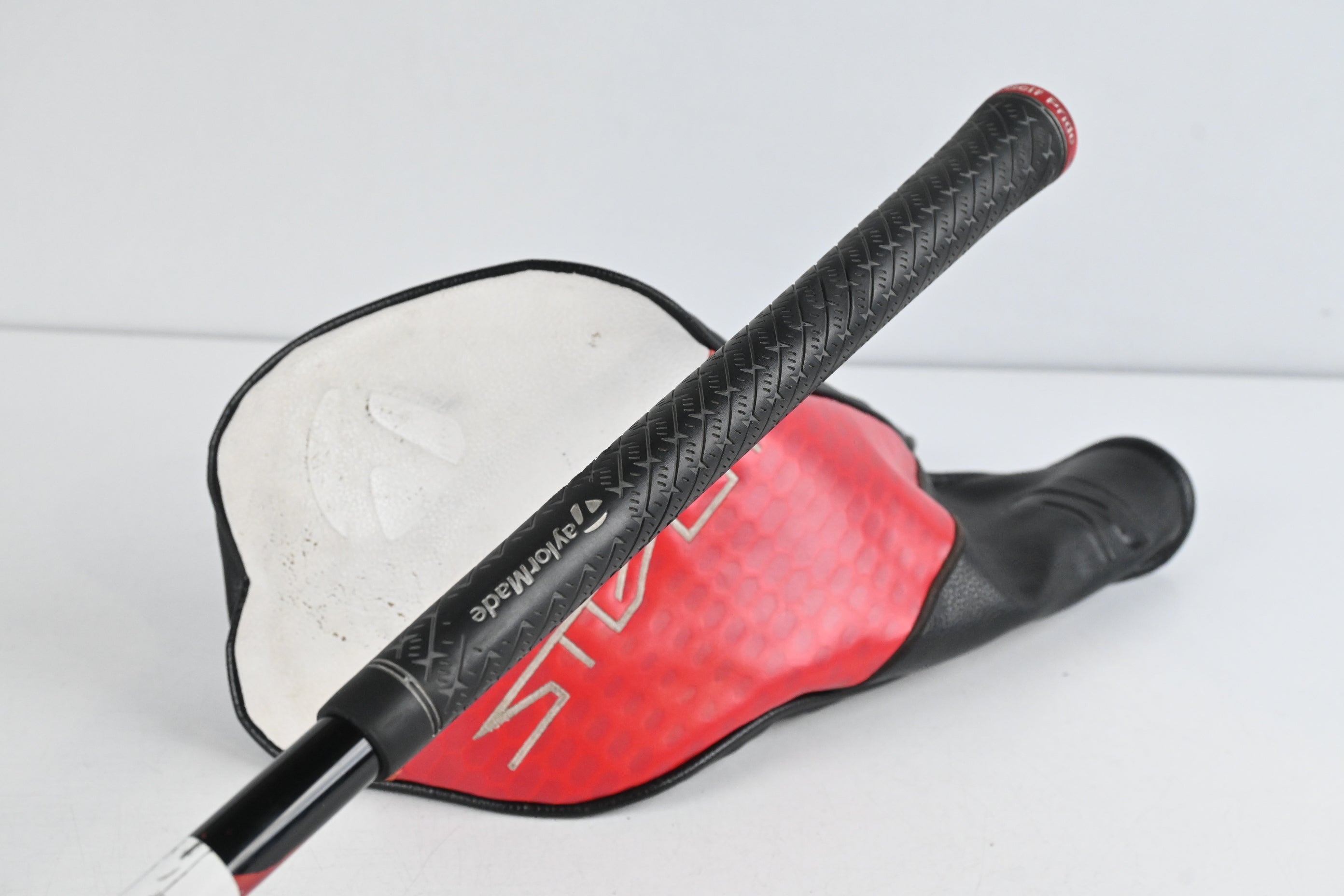 Taylormade Stealth 2 Plus Driver / 10.5 Degree / Regular Flex Kai'li Red 60 Shaft