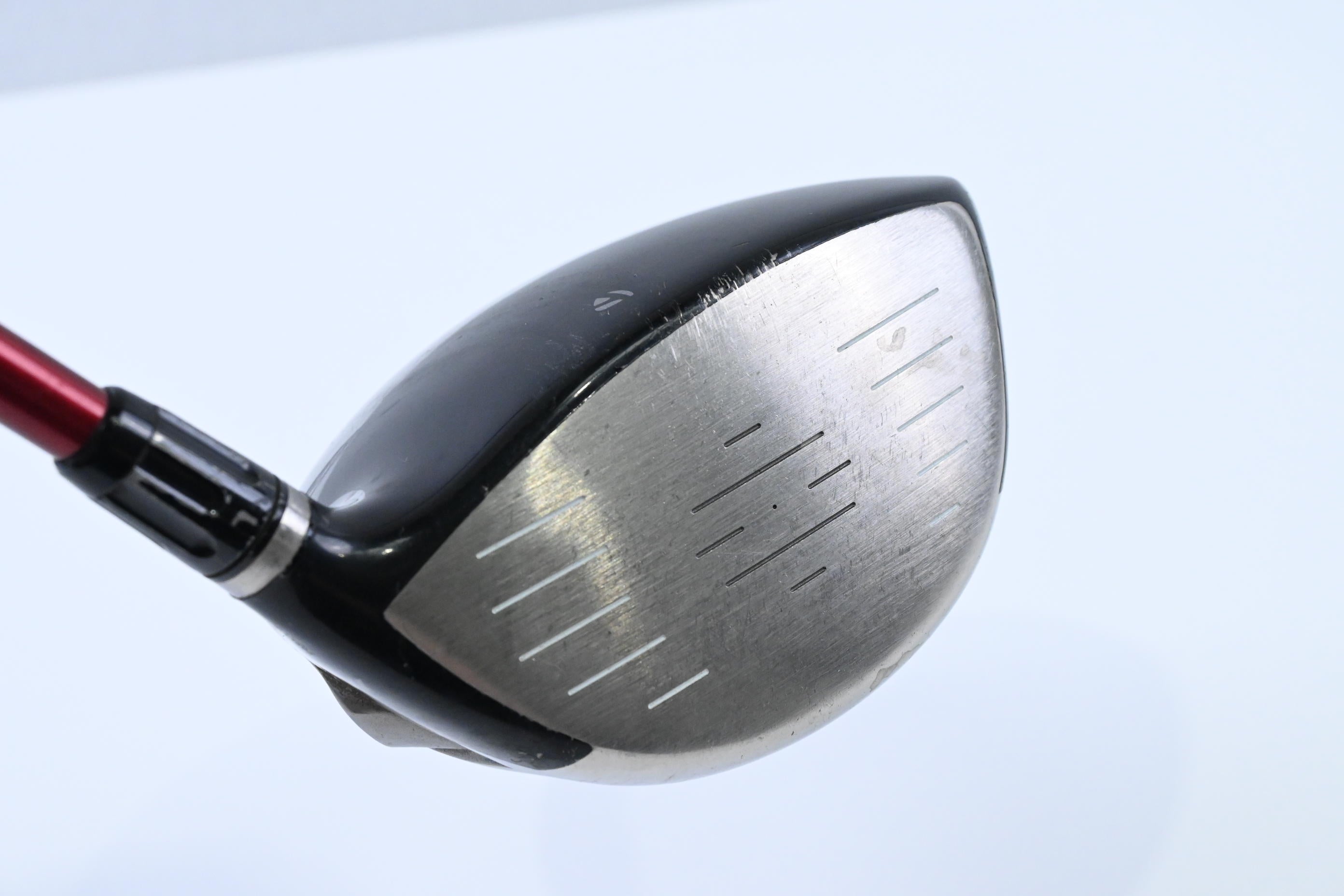 Left Hand Taylormade R9 Driver / 10.5 Degree / Regular Flex Fujikura Motore 65