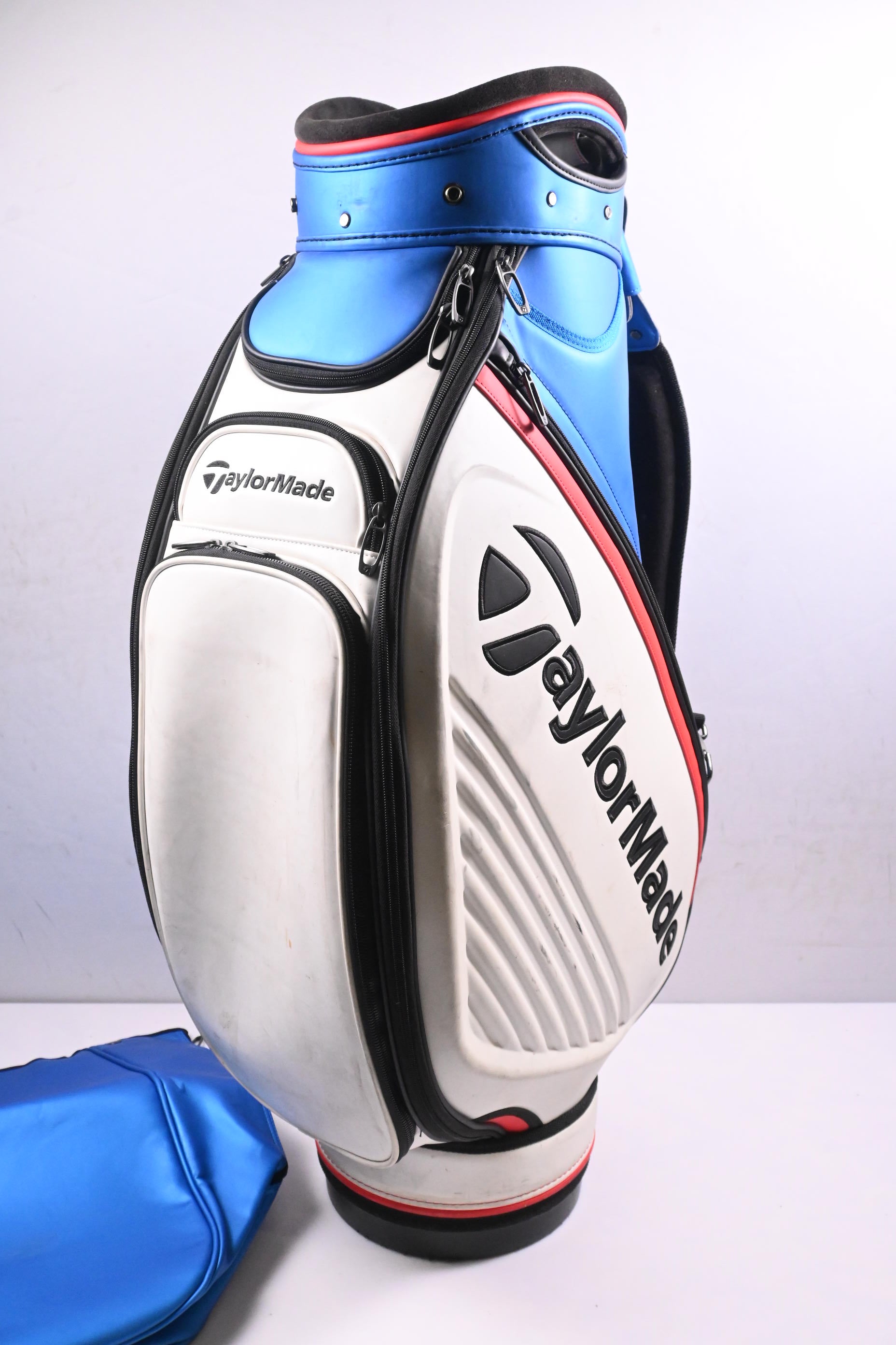 Taylormade 2018 Tour Staff Bag / 6-Way Divider / Blue, White & Red