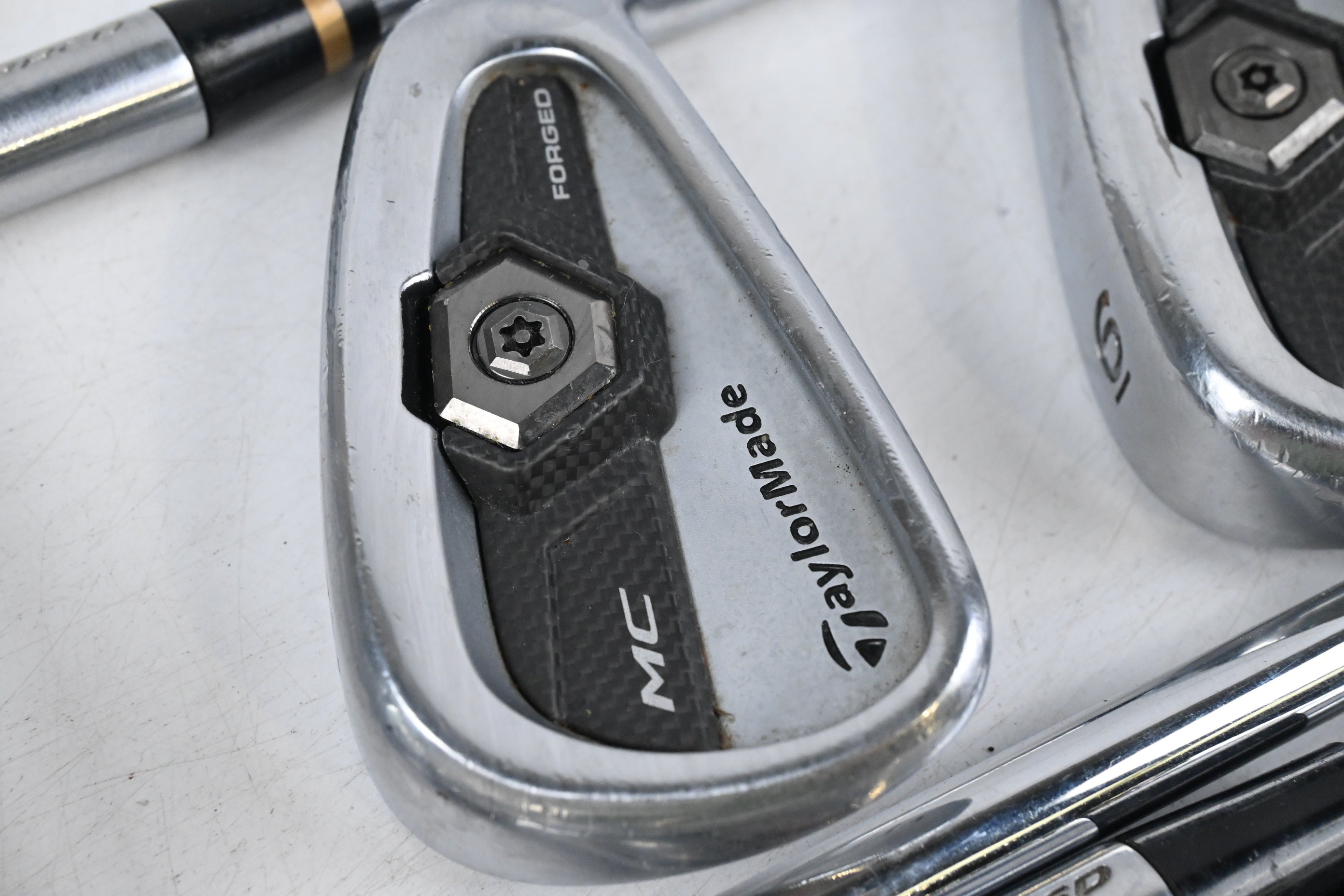 Taylormade Tour Preferred MC/MB Combo 2011 Irons / 4-PW / Regular Flex 950GH