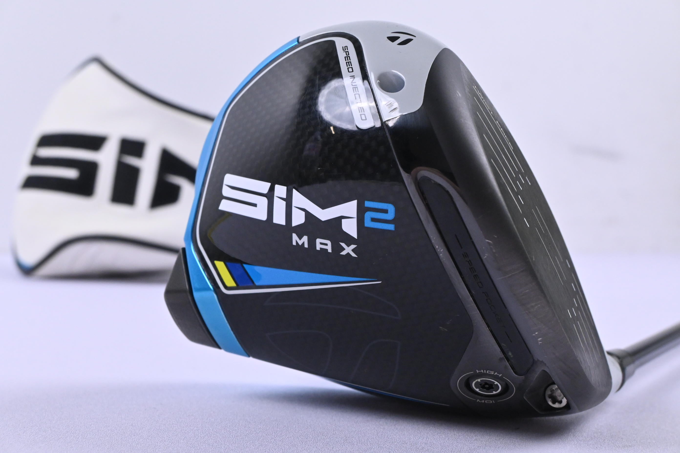 Taylormade SIM2 Max Driver / 10.5 Degree / Regular Flex Ventus Blue 5 Shaft