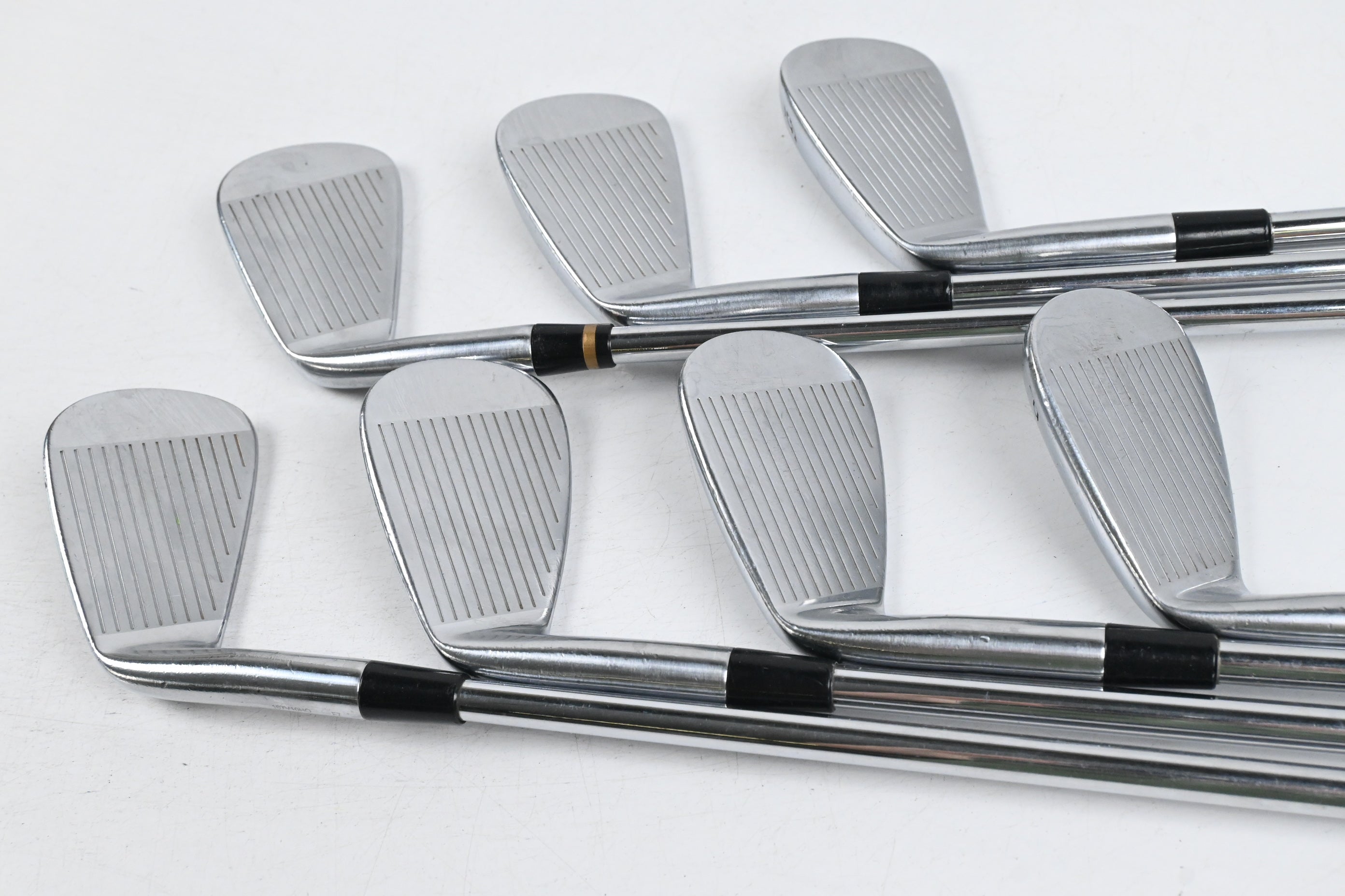 Taylormade Tour Preferred MC/MB Combo 2011 Irons / 4-PW / Regular Flex 950GH