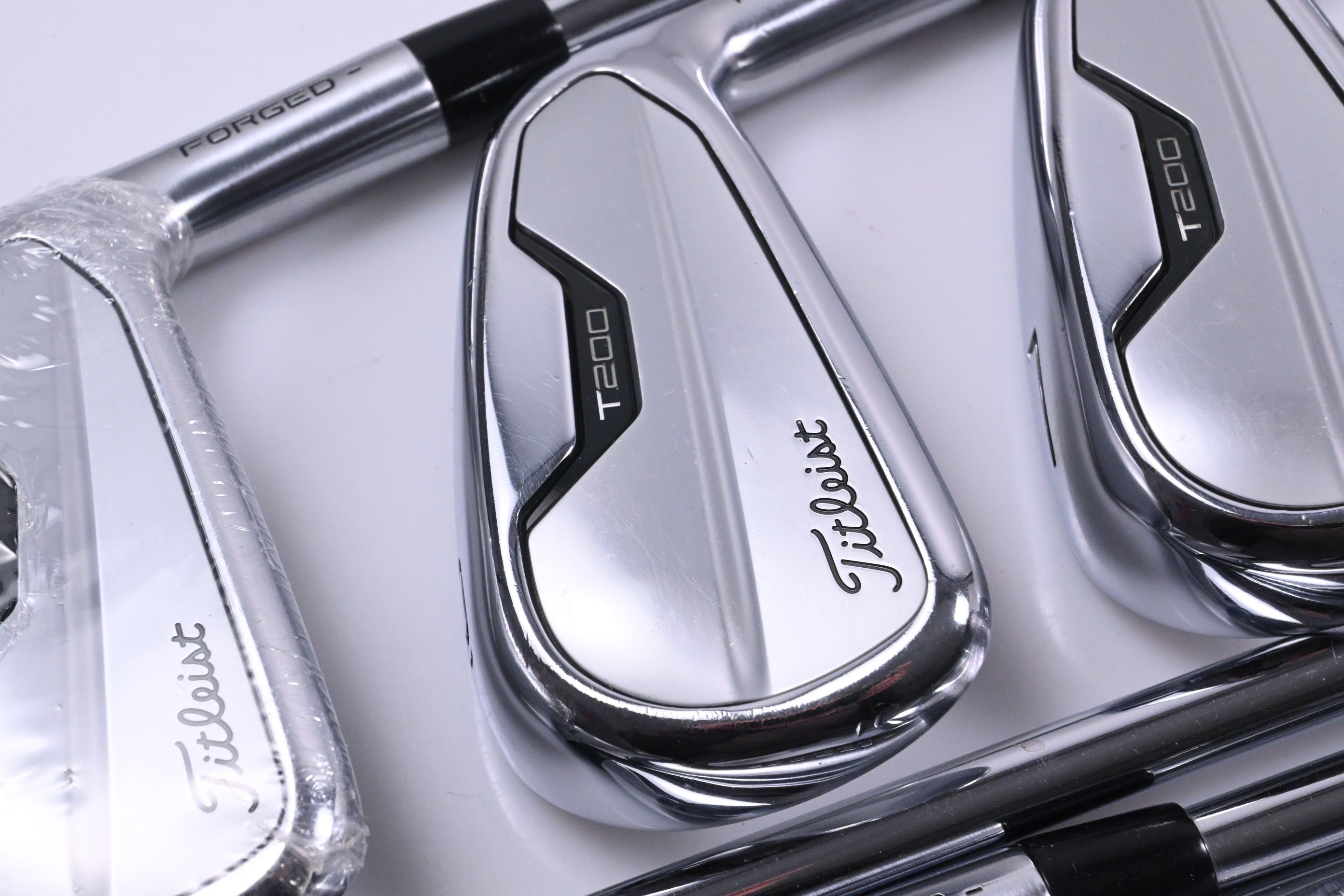 Titleist T200 2021 Irons / 5-PW+48° / Regular Flex AMT Black R300 Shafts
