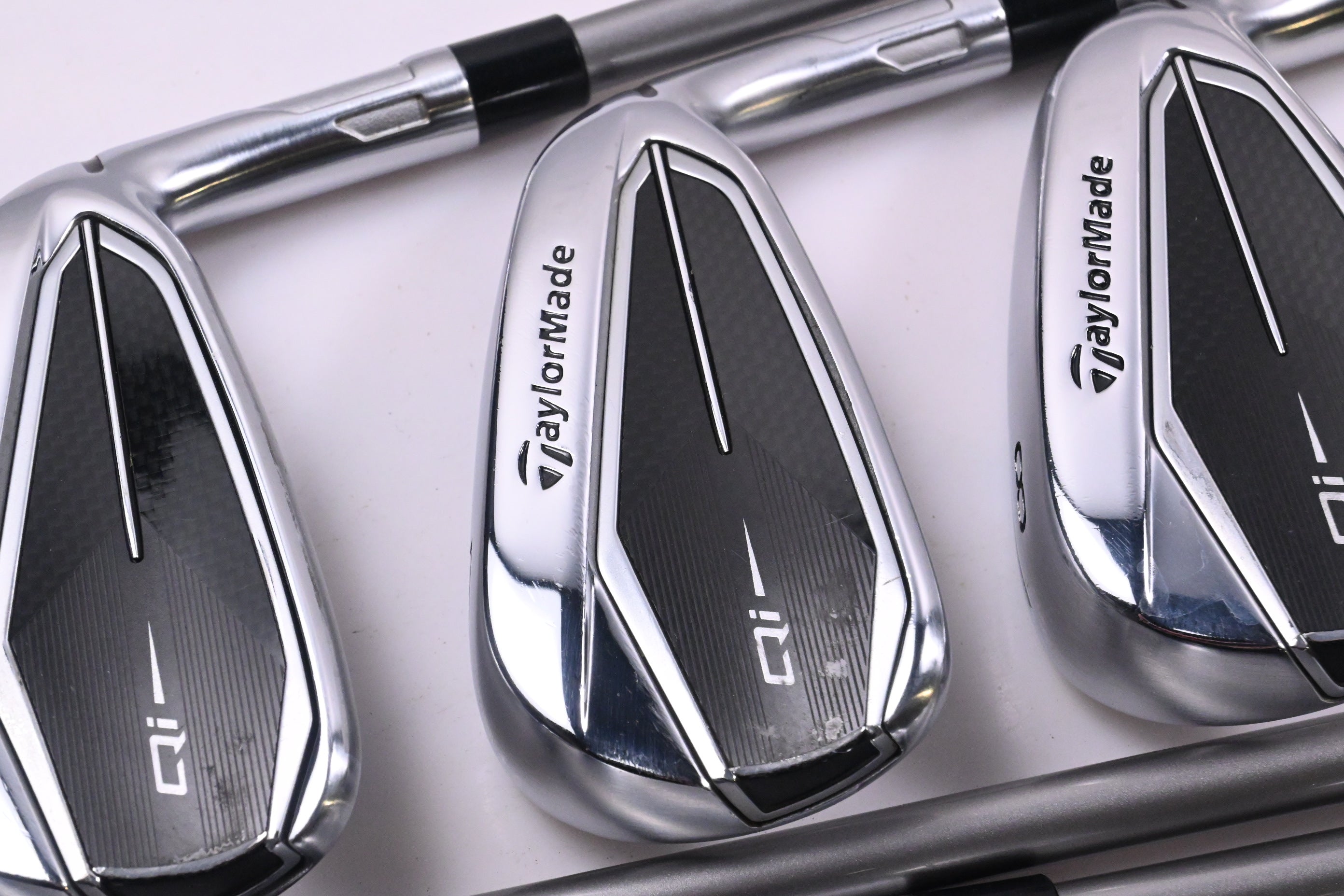 Taylormade Qi Irons / 6-PW+GW+SW / Senior Flex Fujikura Speeder NX 50 Shafts