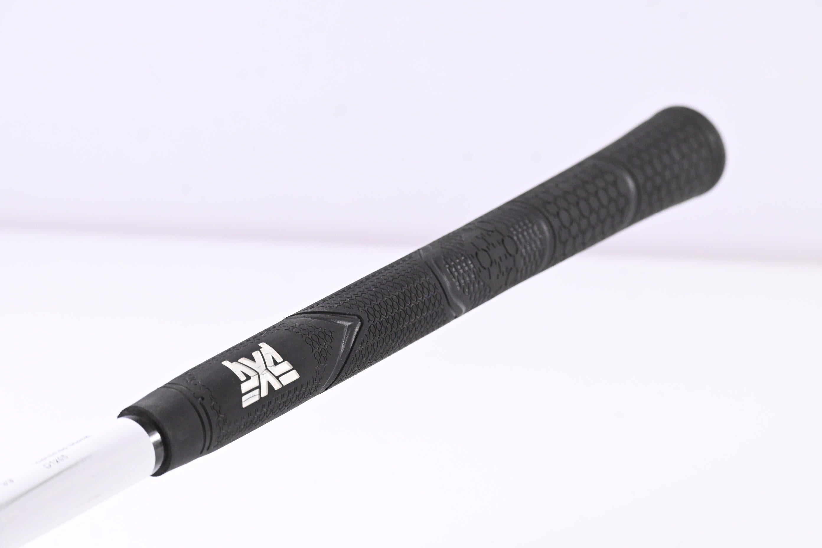 Taylormade Tour Burner Driver / 10.5 Degree / Stiff Flex Reax 60 Shaft