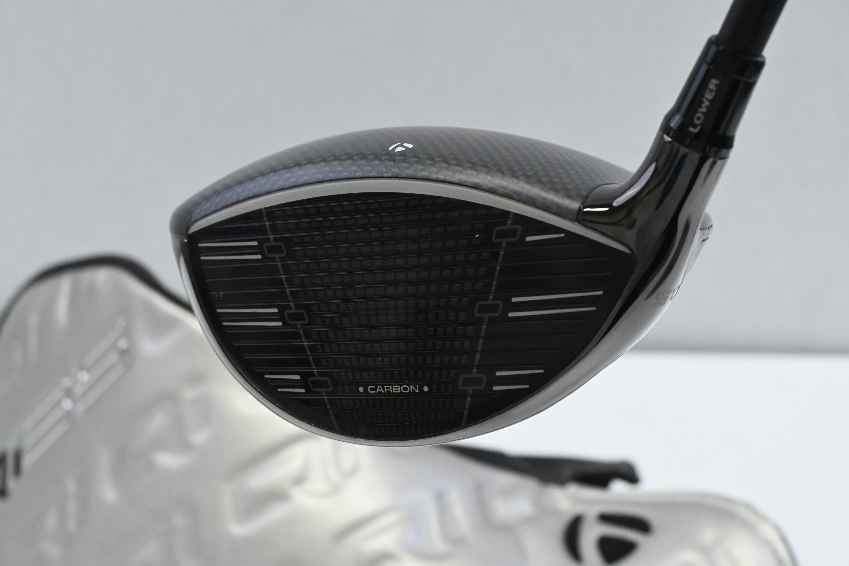 Taylormade Qi35 Driver / 10.5 Degree / Stiff Flex Kai'li Dark Waves White 60
