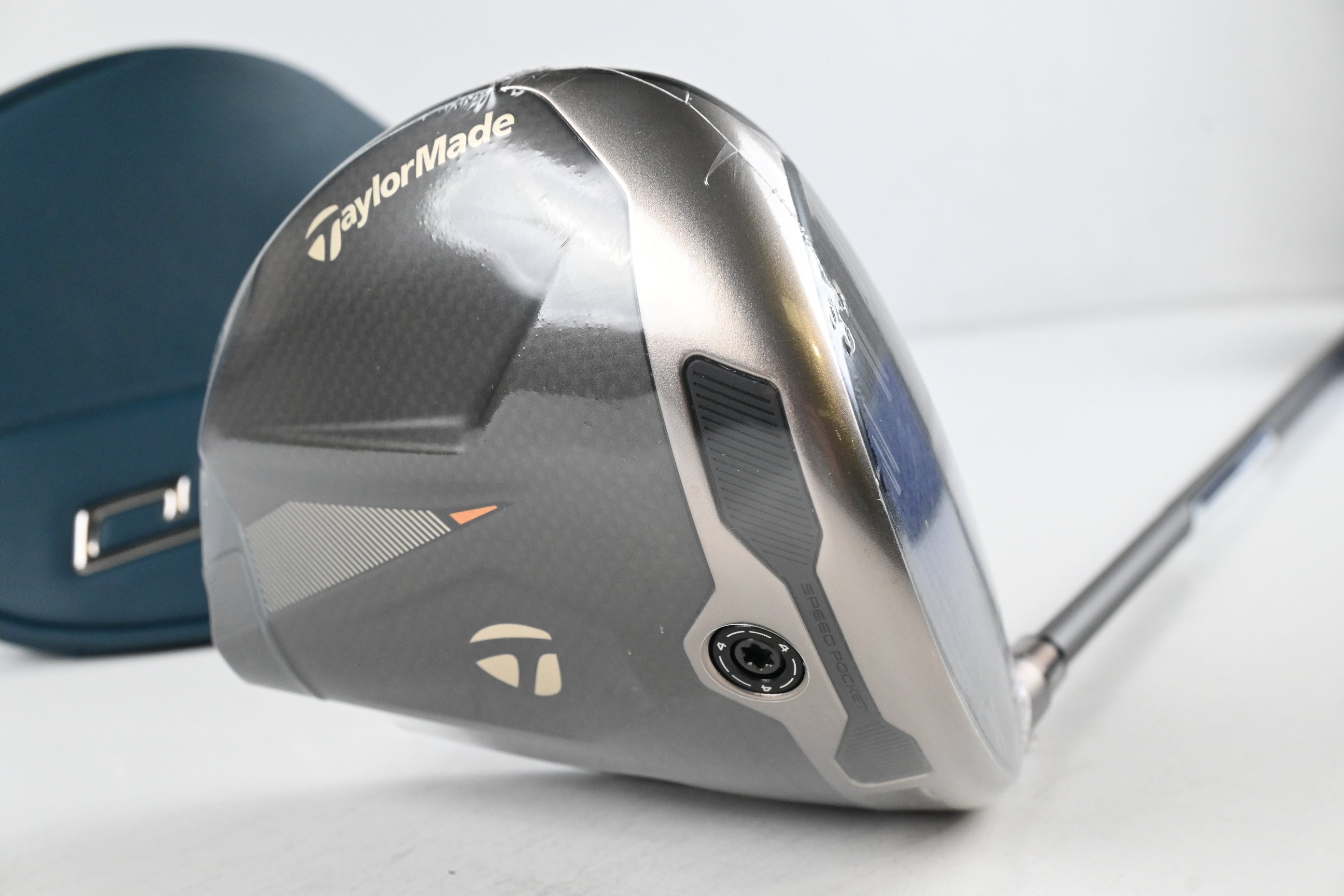 Taylormade Qi4D Max Lite Driver / 12 Degree / Regular Flex Reax Blue 40 Shaft