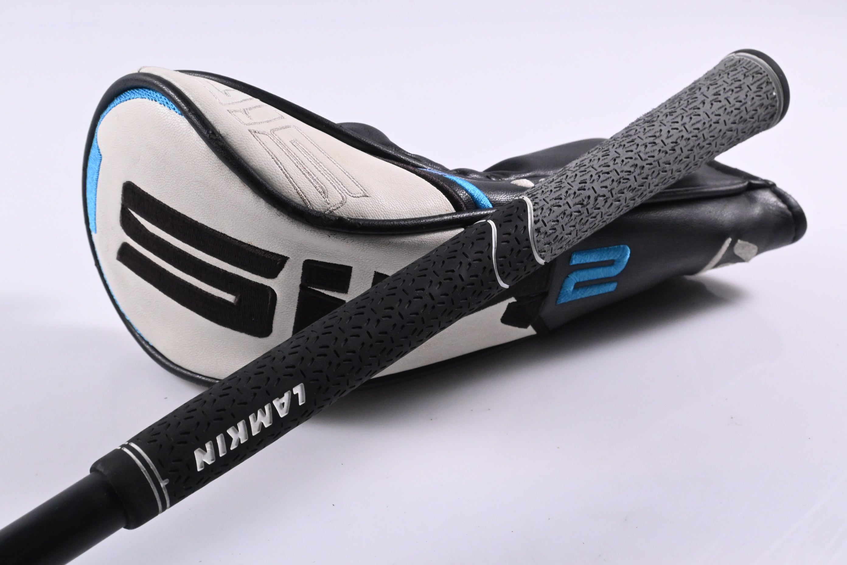 Taylormade SIM2 Max #3 Wood / 15 Degree / Regular Flex HZRDUS Red CB 60 Shaft