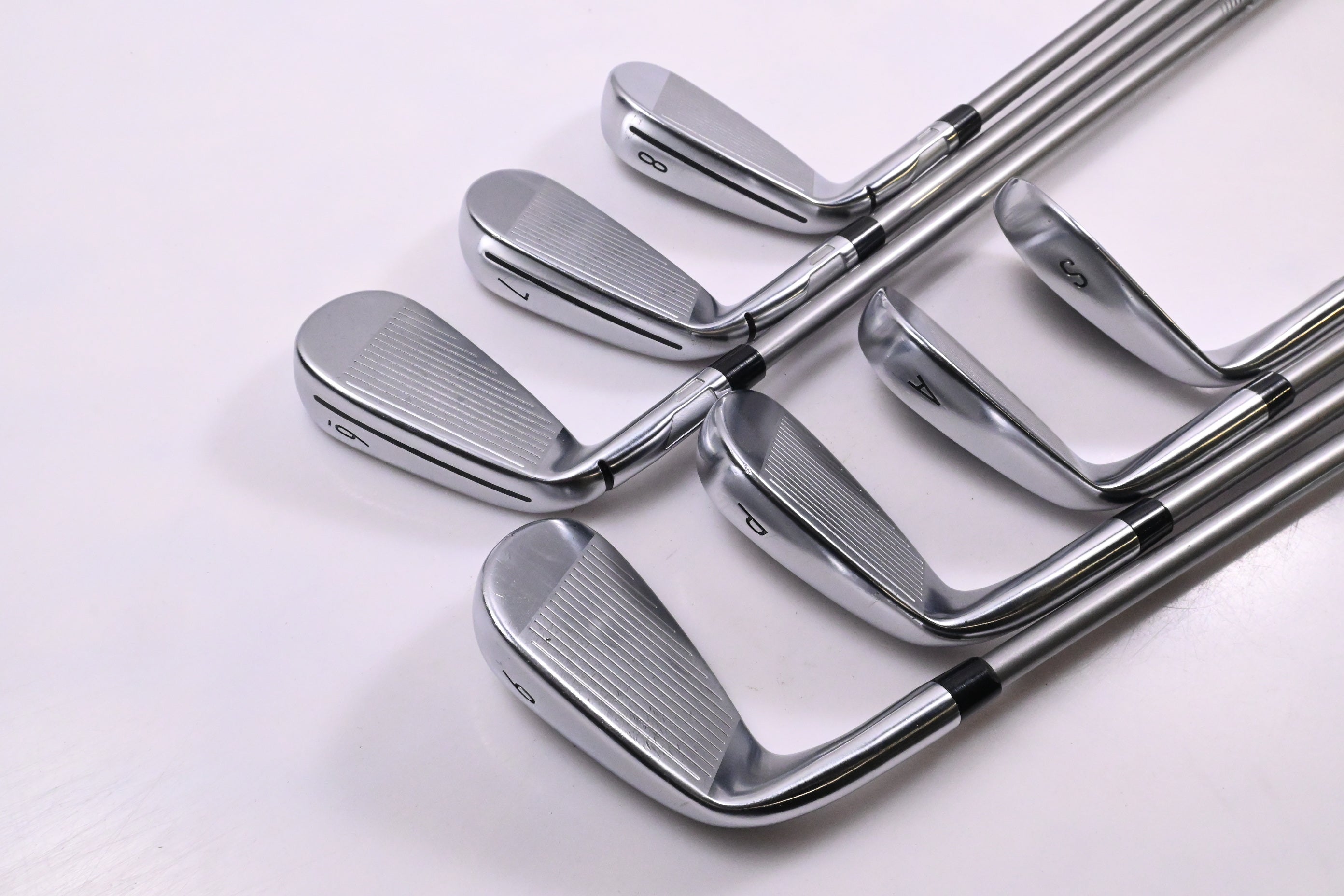 Taylormade Qi Irons / 6-PW+GW+SW / Senior Flex Fujikura Speeder NX 50 Shafts