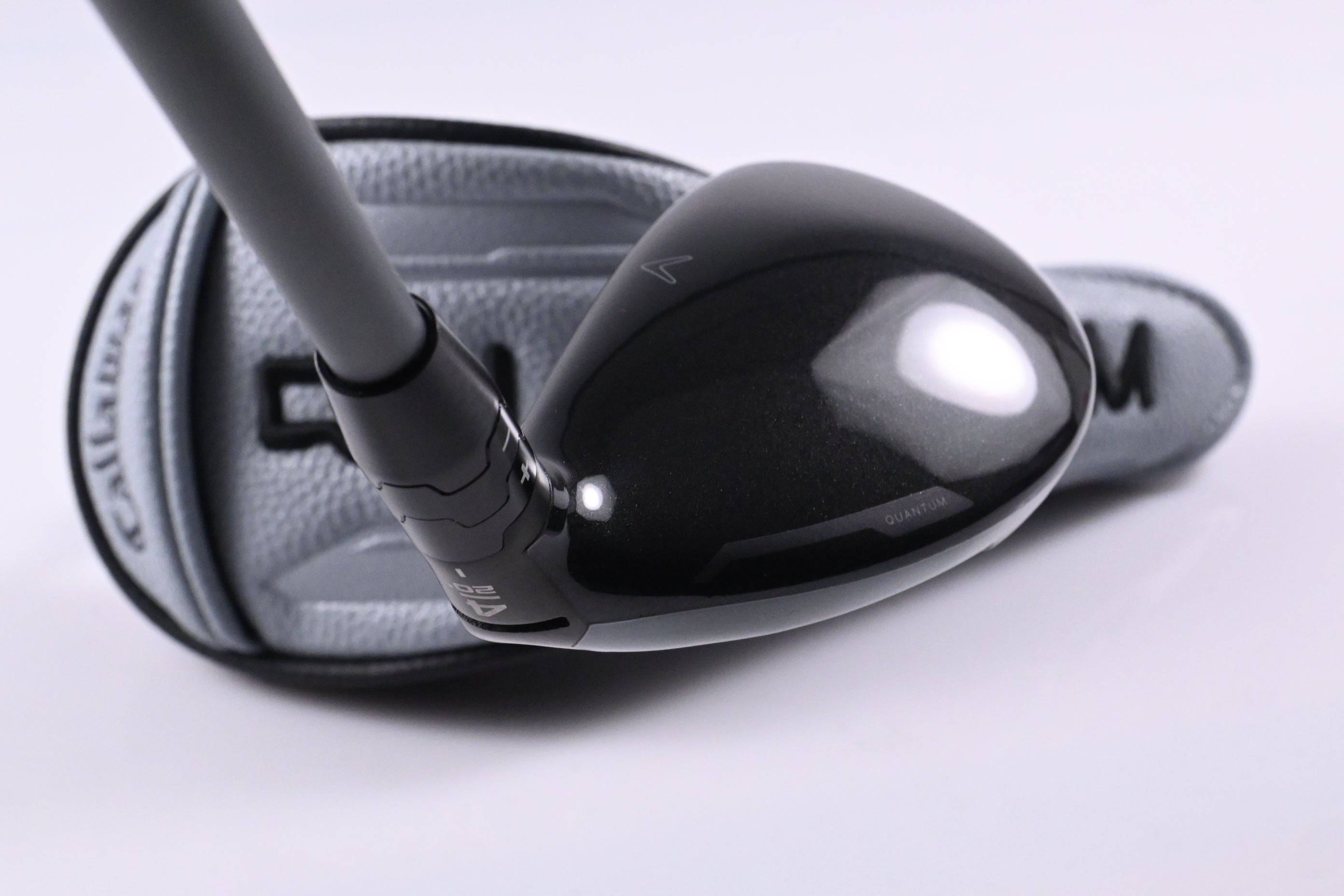 Callaway Quantum Max OS #4 Hybrid / 20 Degree / Stiff Flex Denali Frost Silver
