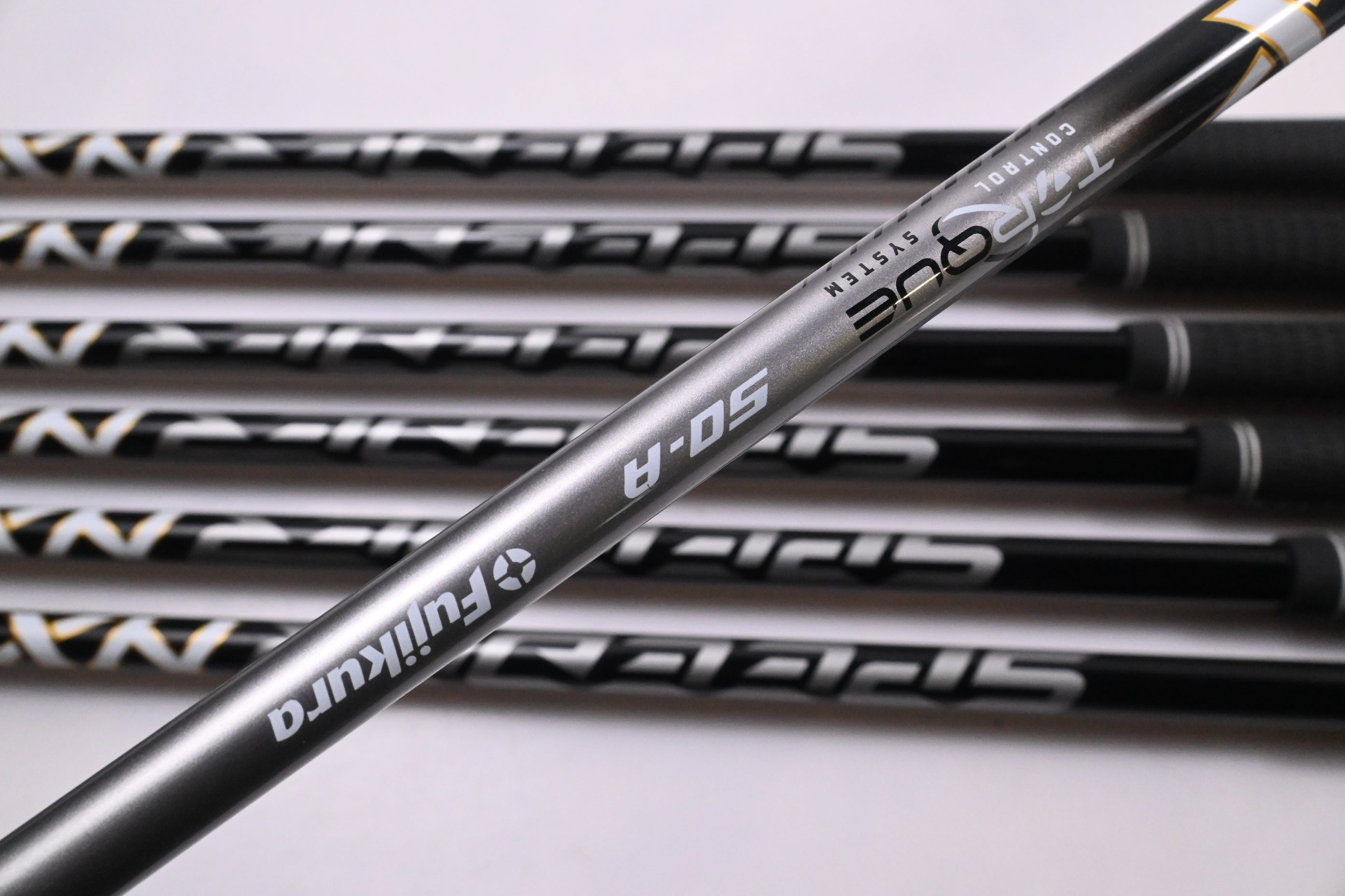 Taylormade Qi Irons / 6-PW+GW+SW / Senior Flex Fujikura Speeder NX 50 Shafts