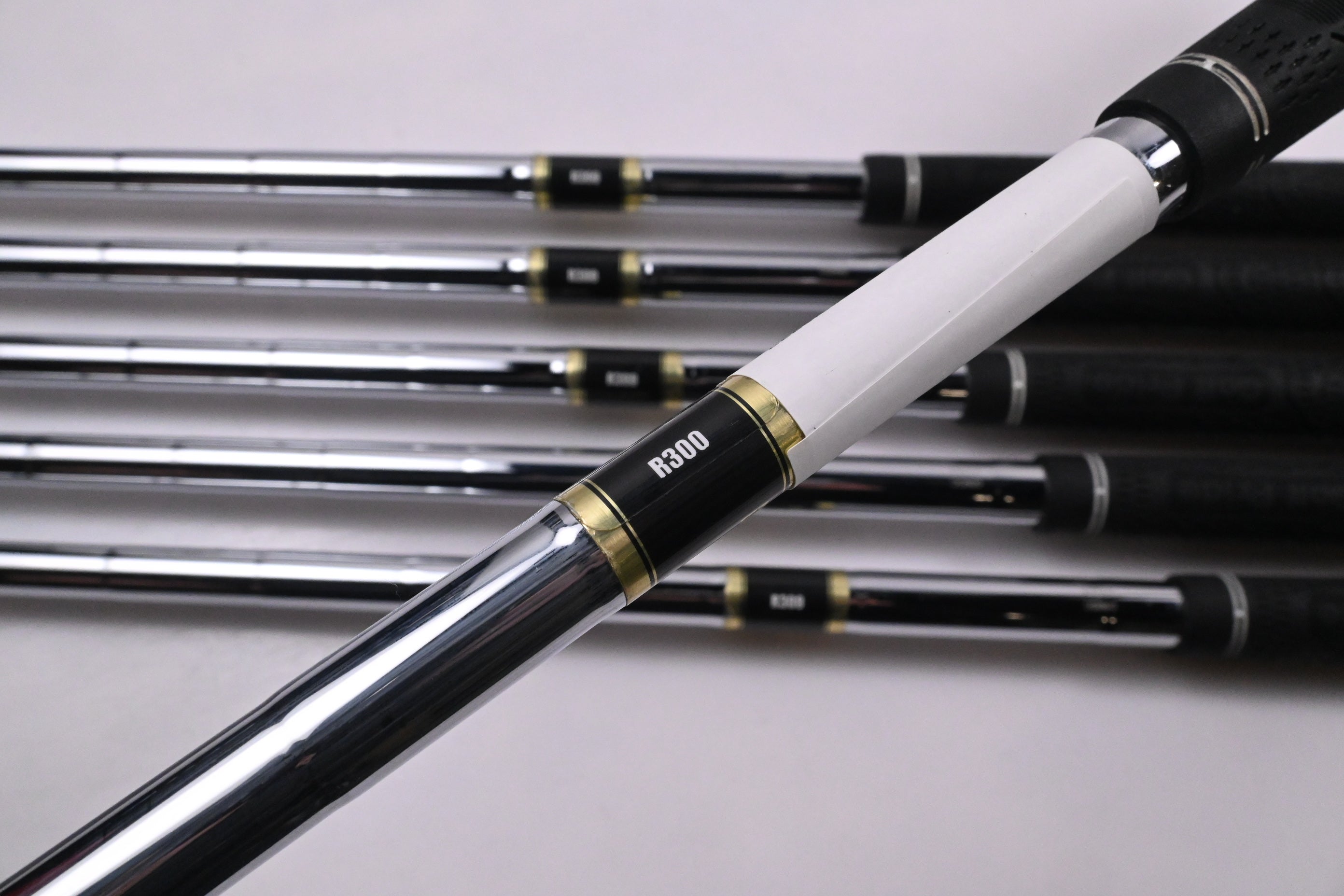 Mizuno JPX 800 Irons / 5-PW / Regular Flex Dynalite Gold XP R300 Shaft