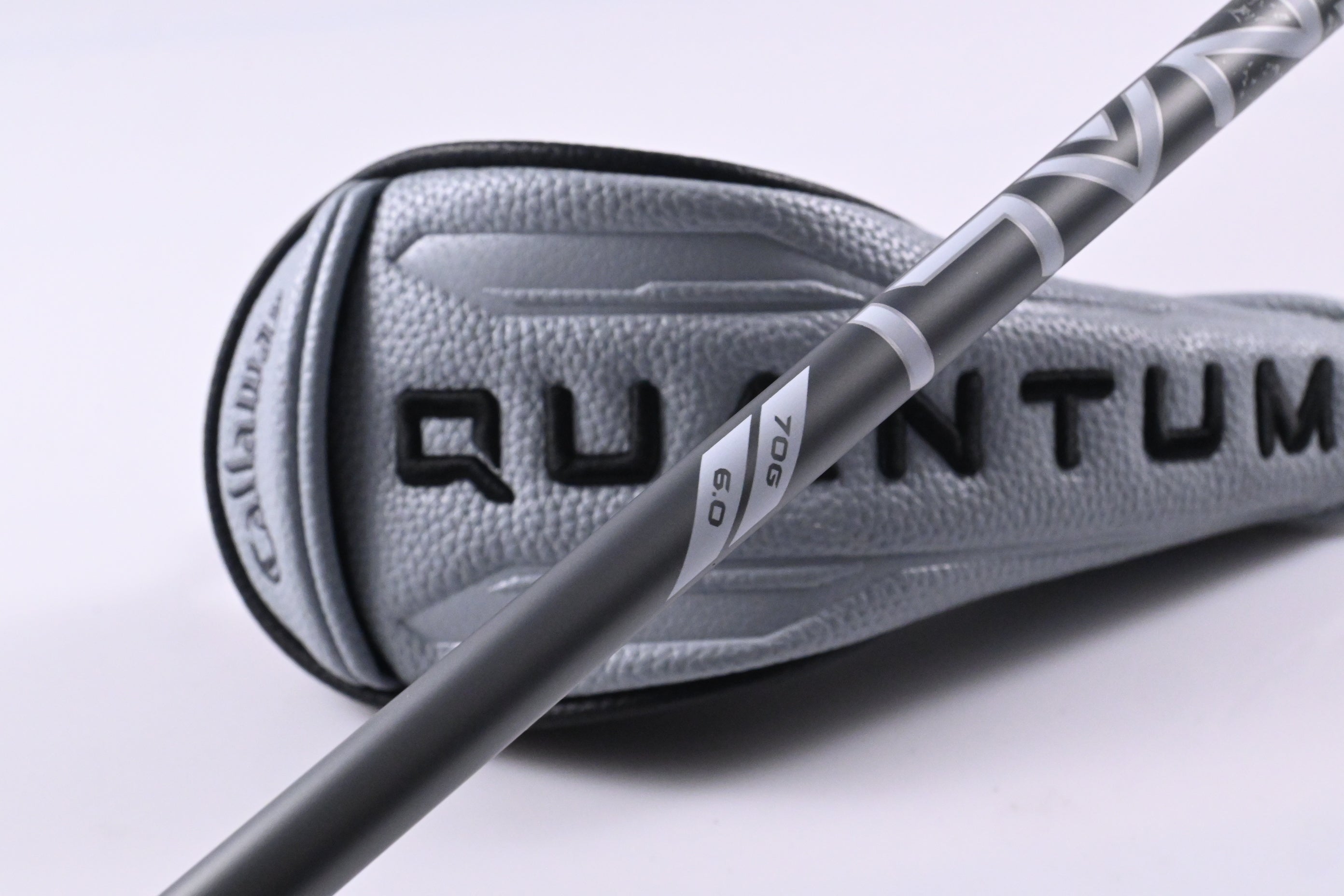 Callaway Quantum Max OS #4 Hybrid / 20 Degree / Stiff Flex Denali Frost Silver