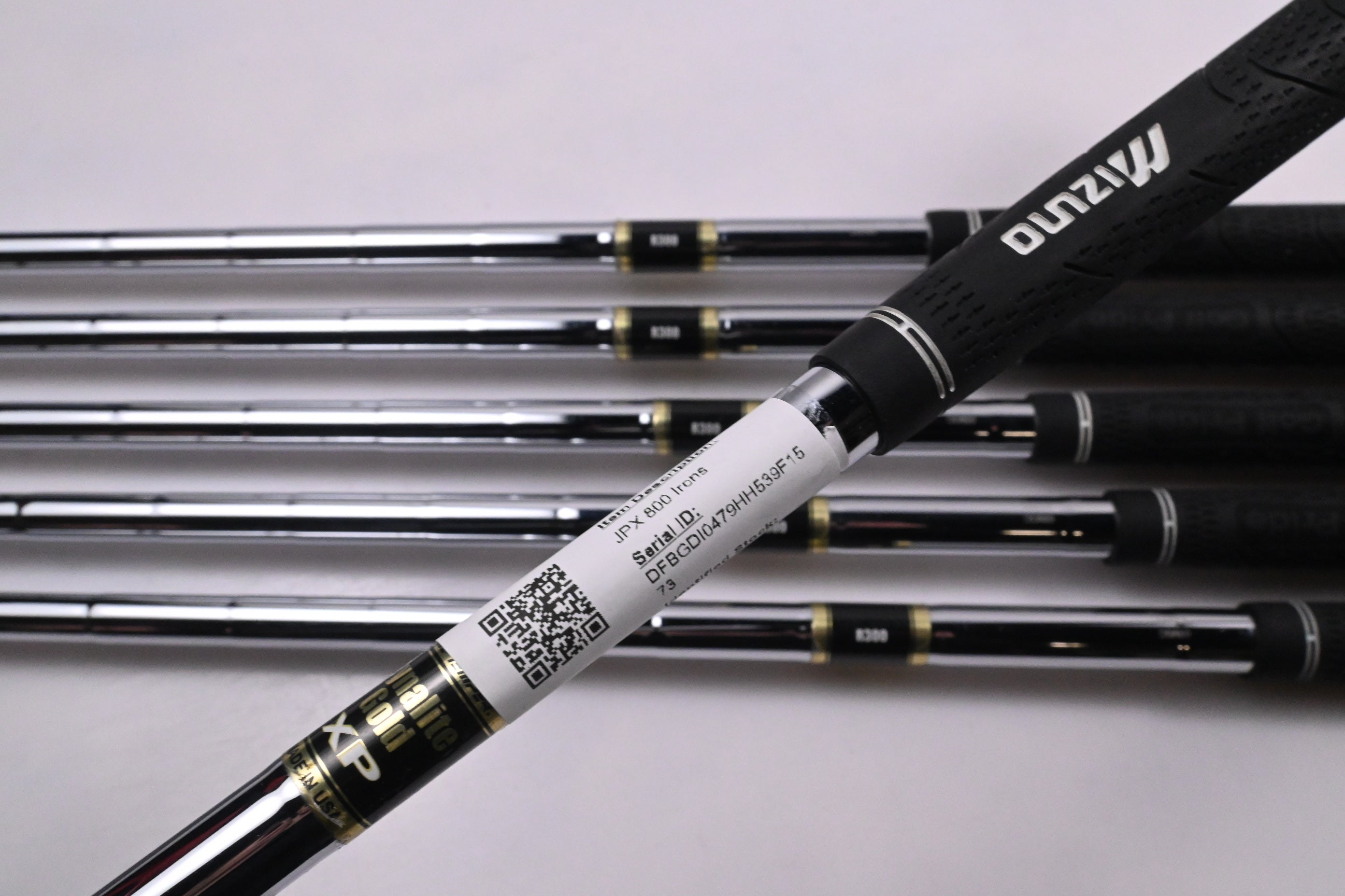 Mizuno JPX 800 Irons / 5-PW / Regular Flex Dynalite Gold XP R300 Shaft