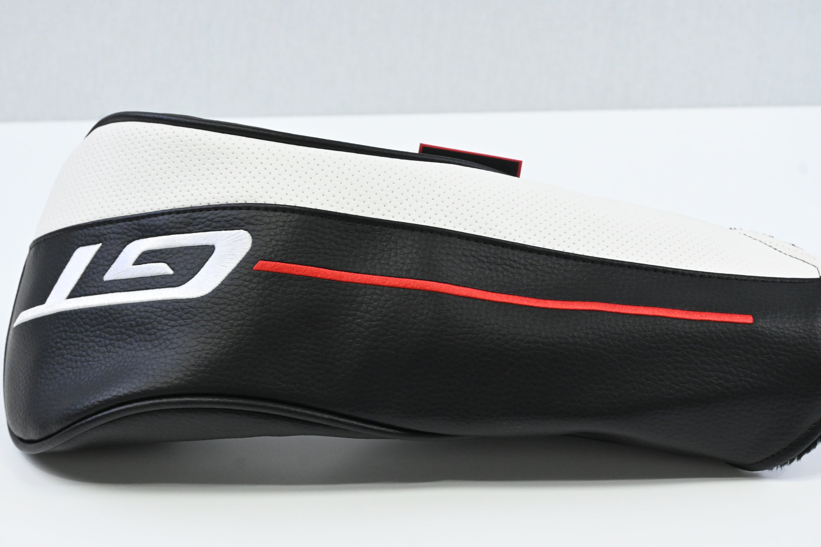 Titleist GT2 Driver / 11 Degree / Regular Flex Denali Red 50 Shaft