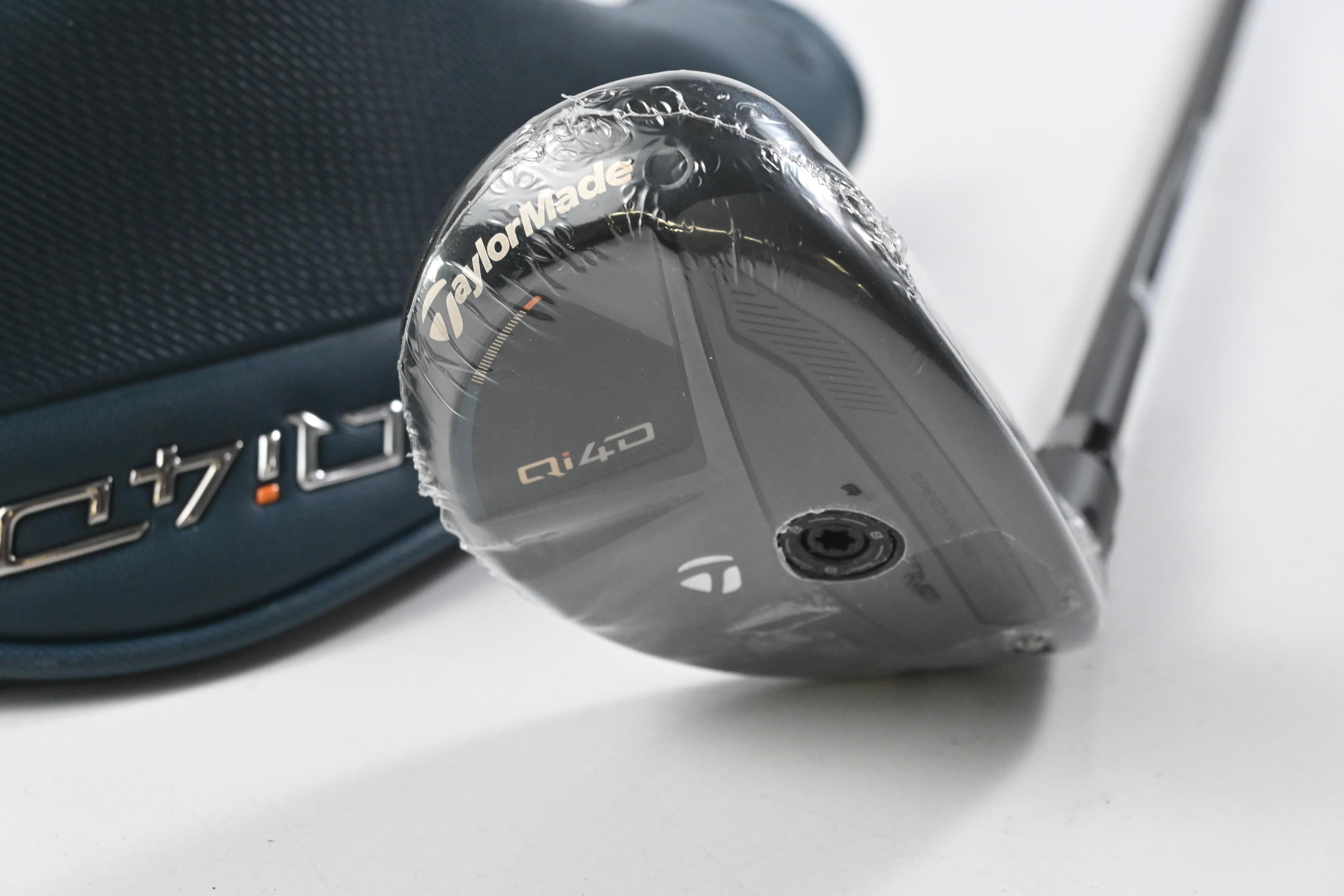 Taylormade Qi4D #3 Hybrid / 19 Degree / Regular Flex KBS Reax 65 Shaft