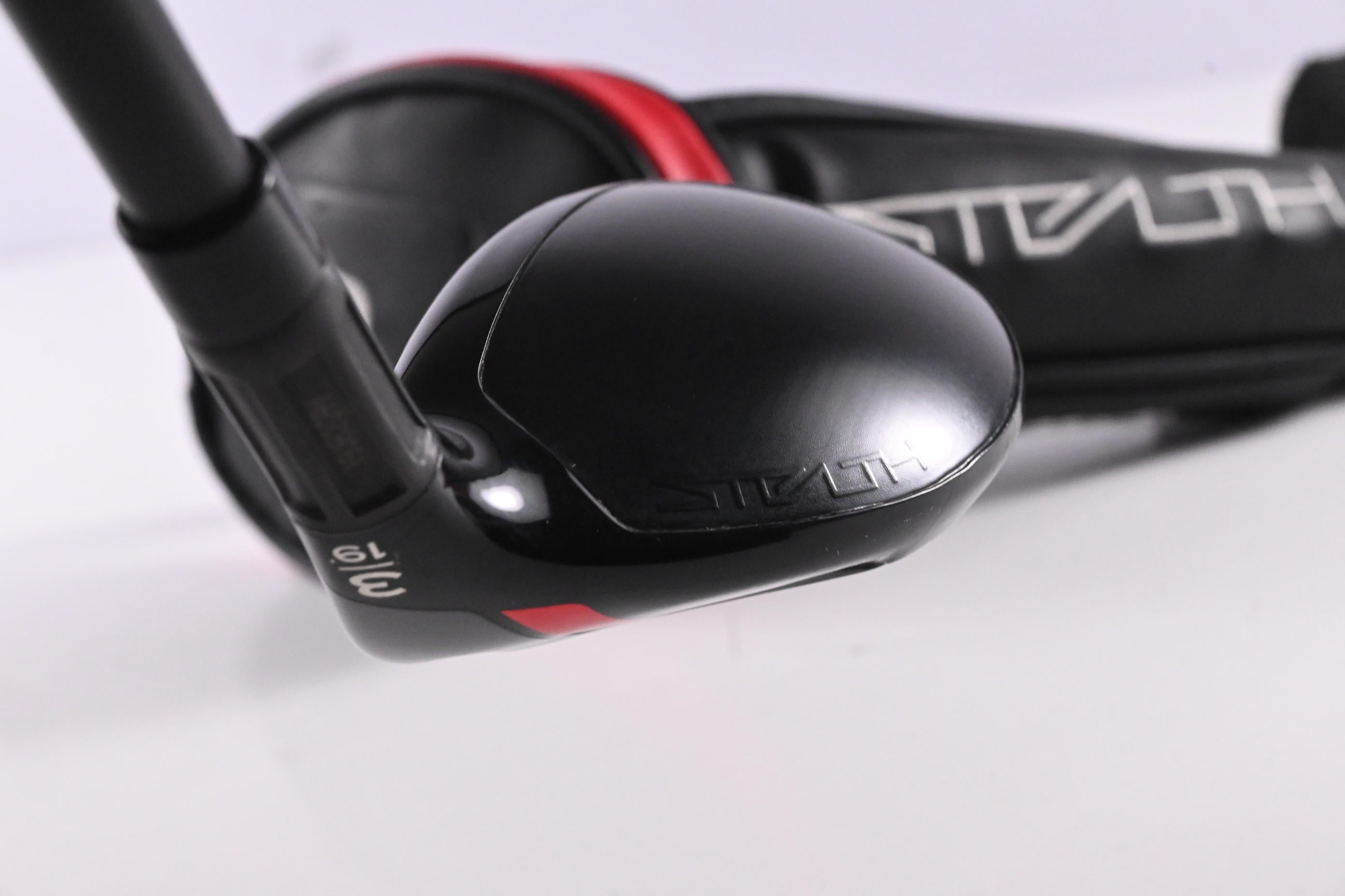 Taylormade Stealth #3 Hybrid / 19 Degree / Regular Flex KBS TGI 70 Shaft