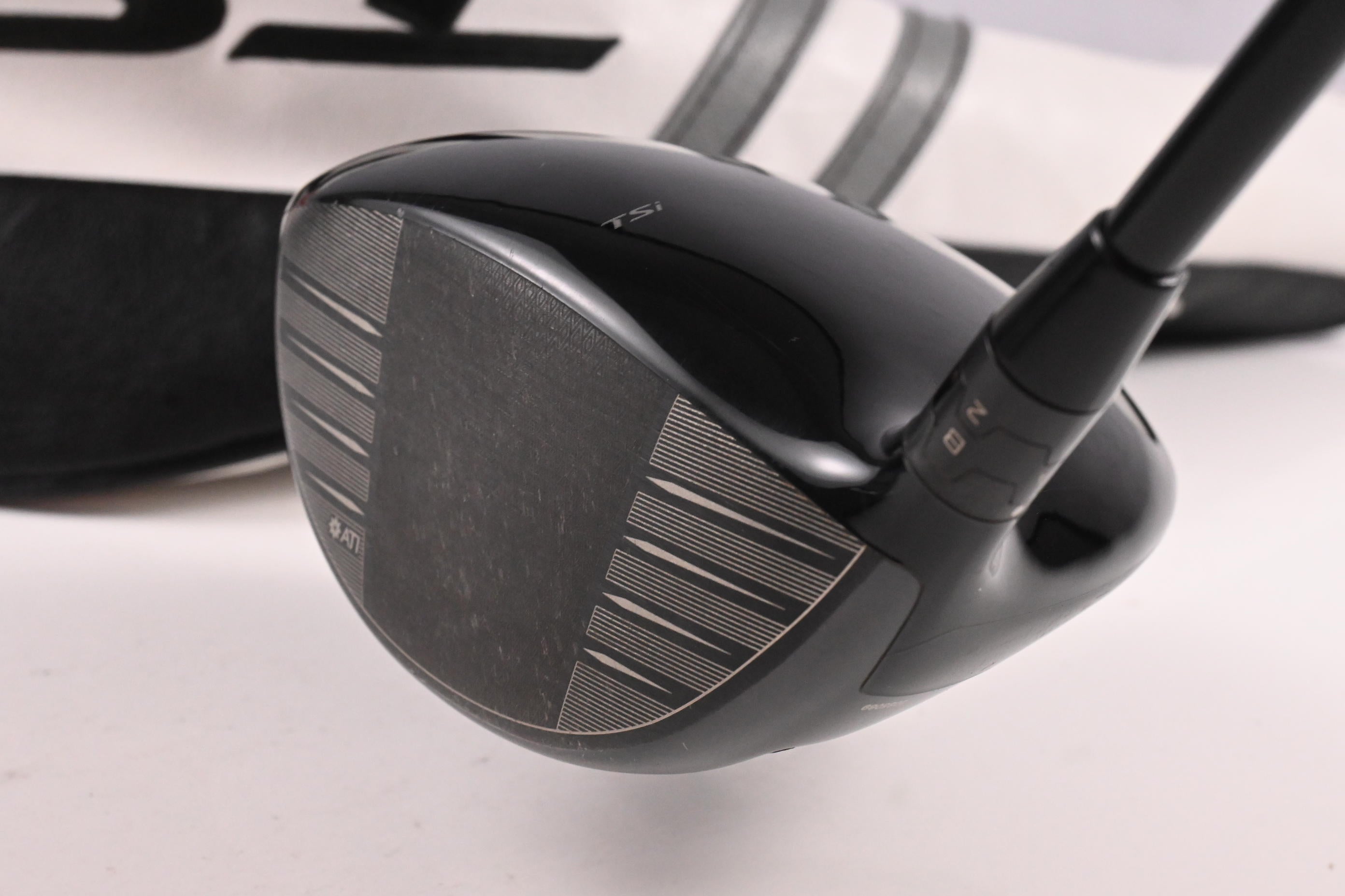 Titleist TSi2 Driver / 10 Degree / Regular Flex Fujikura Vista Pro 55 Shaft