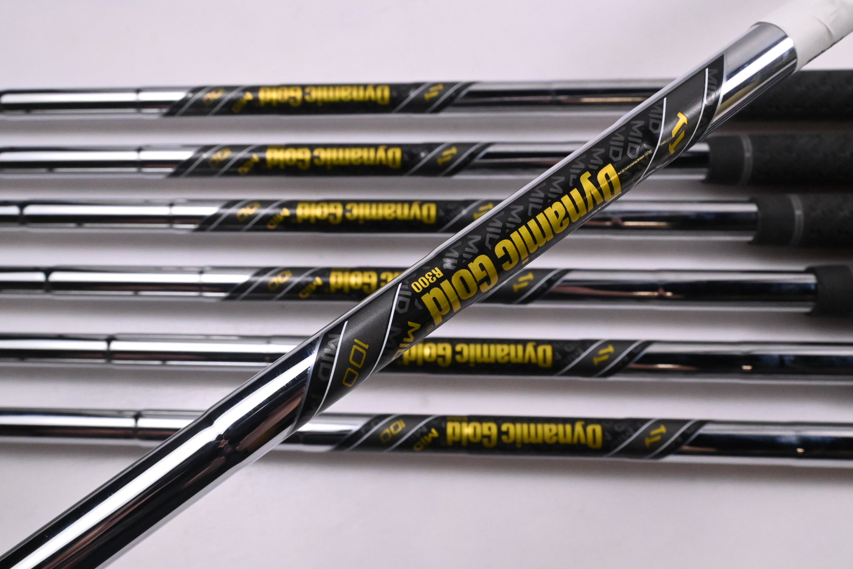 Callaway Apex Ai200 Irons / 4-PW / Regular Flex Dynamic Gold Mid 100 R300