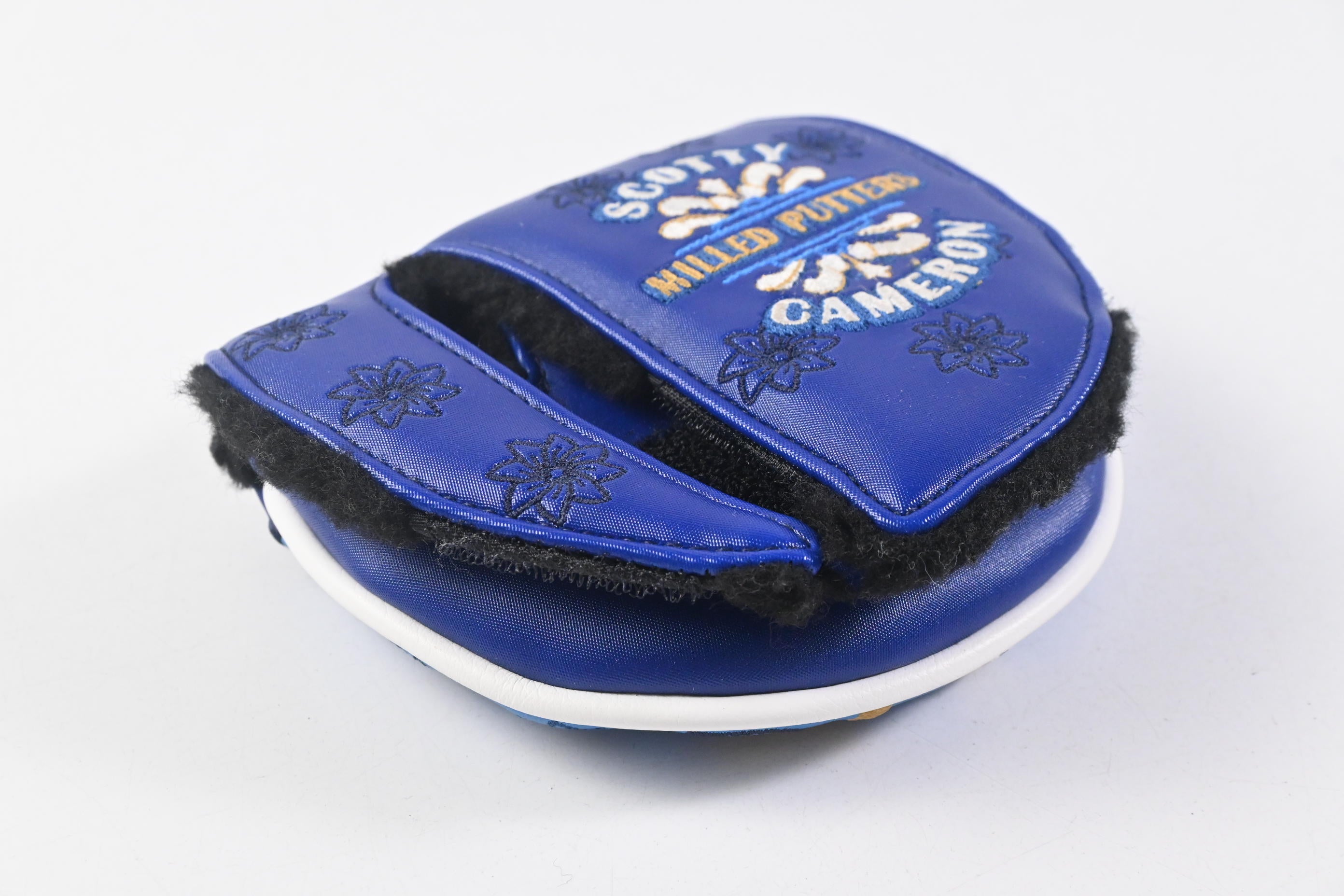 Scotty Cameron 2023 Liverpool Golf Championship Putter Headcover / Mid-Round