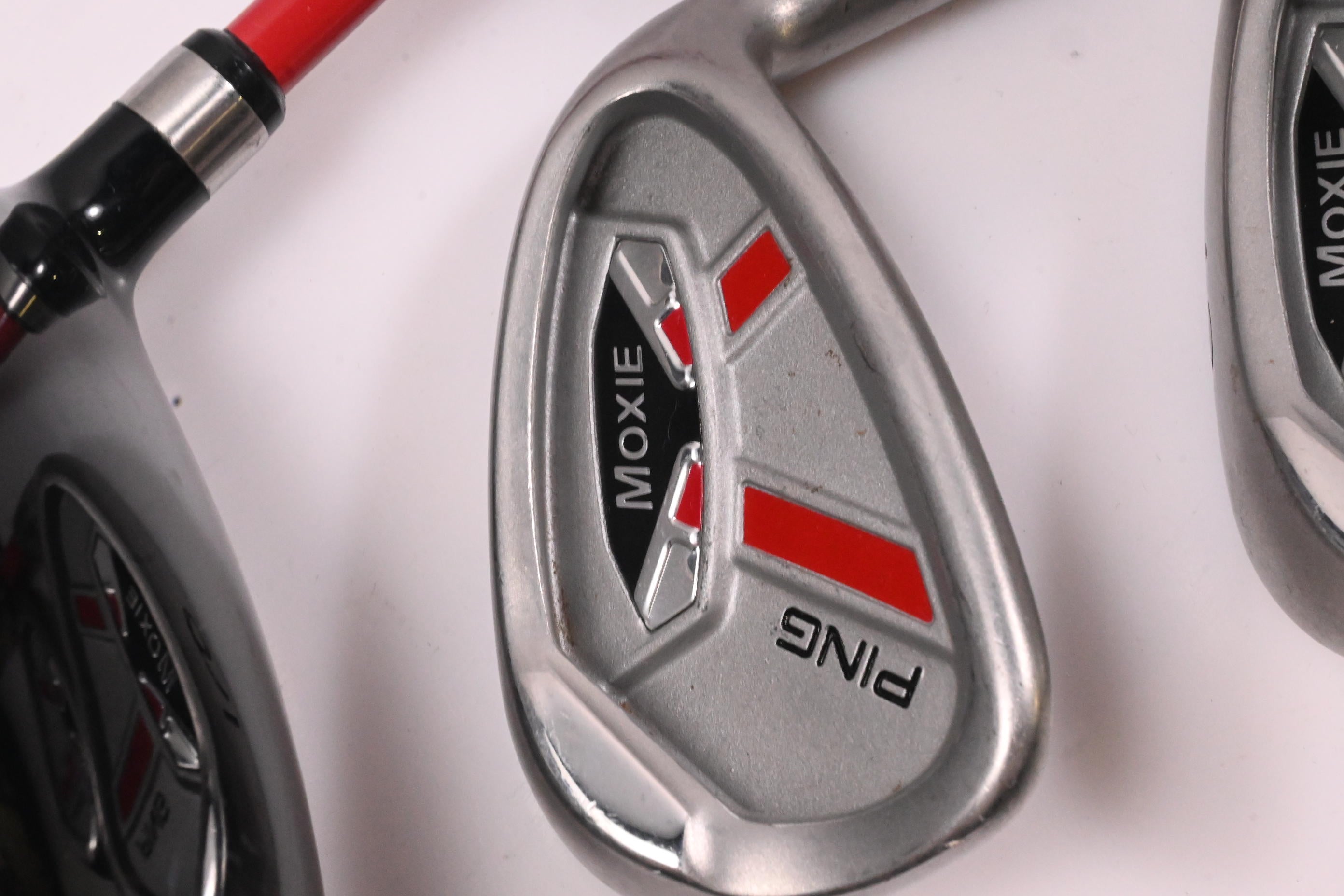 Junior Ping Moxie Package Set / Woods, Irons, Bag