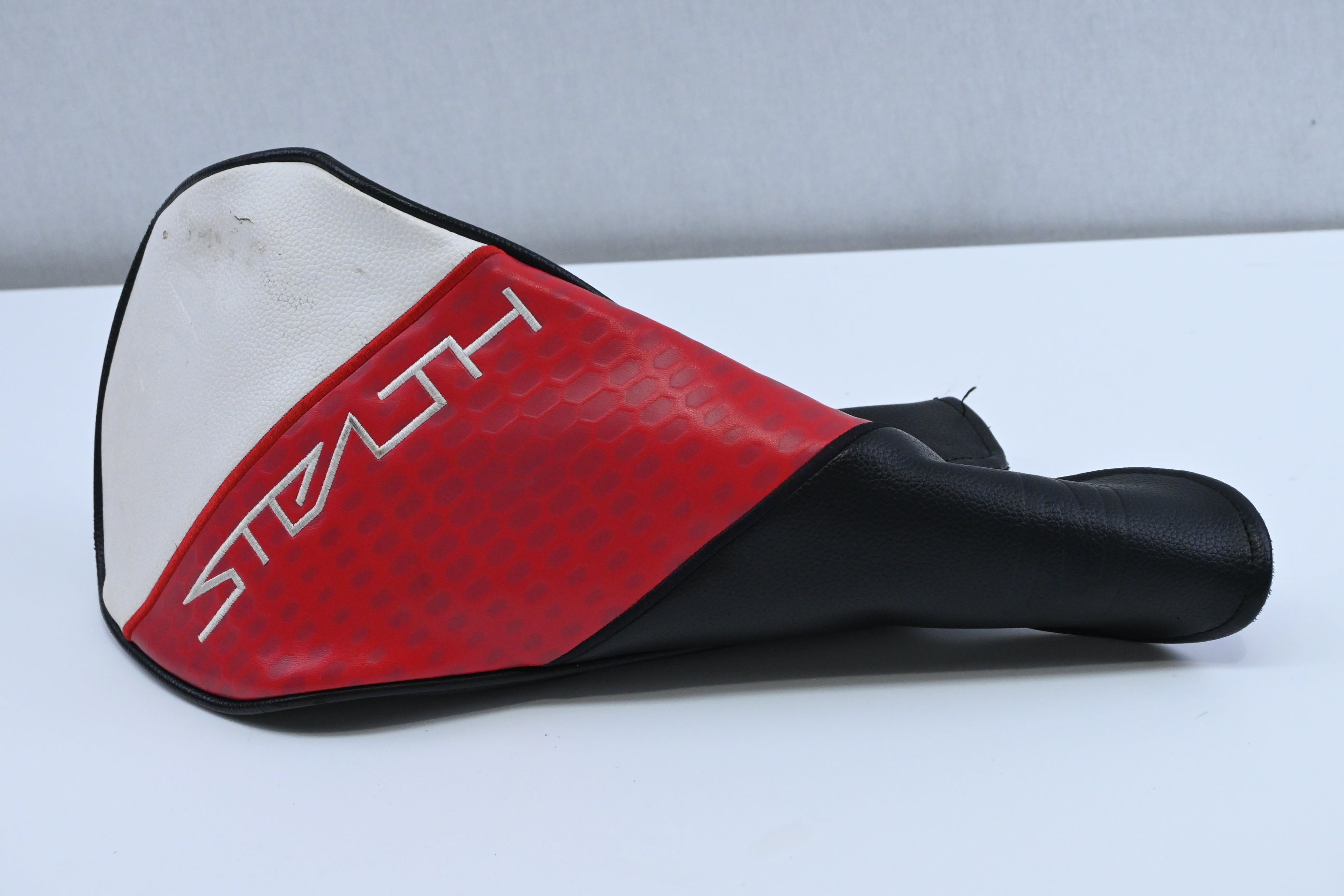 Left Hand Taylormade Stealth 2 Driver / 10.5 Degree / Stiff Flex Ventus TR Red